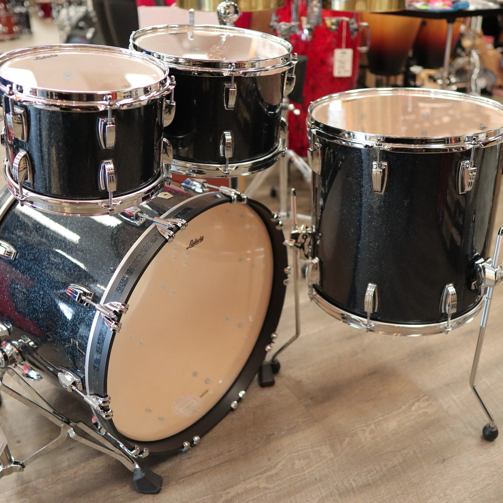 Ludwig New 2025 Ludwig Classic Maple Studio 4-pc Shell Pack 22/10/12/16 (Hybrid Black Sparkle)