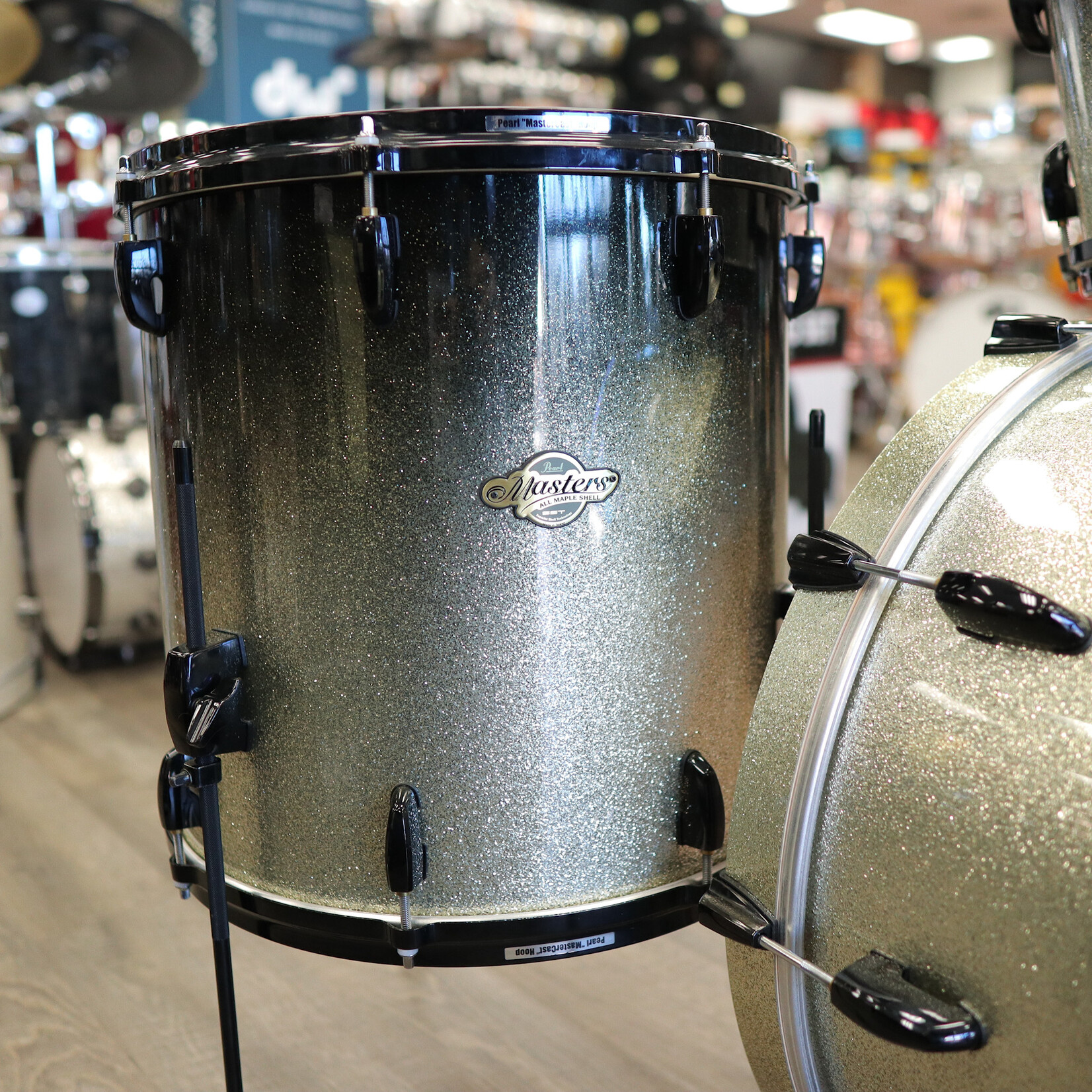 Pearl Used Pearl Masters MCX Maple 4-Piece 10/12/16/22 (Black Sparkle Fade)