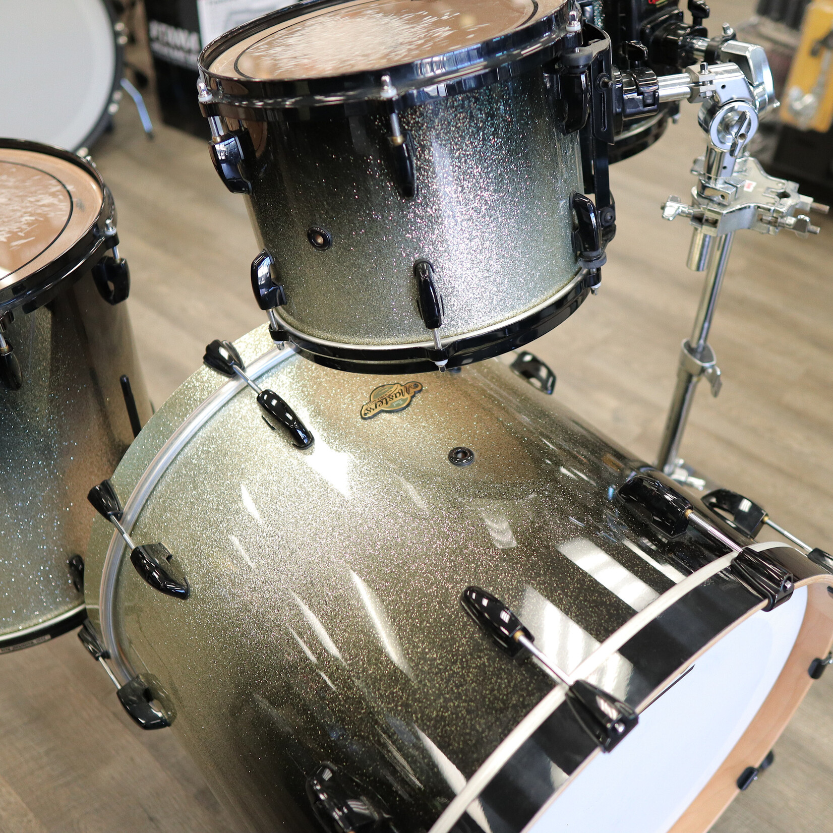 Pearl Used Pearl Masters MCX Maple 4-Piece 10/12/16/22 (Black Sparkle Fade)