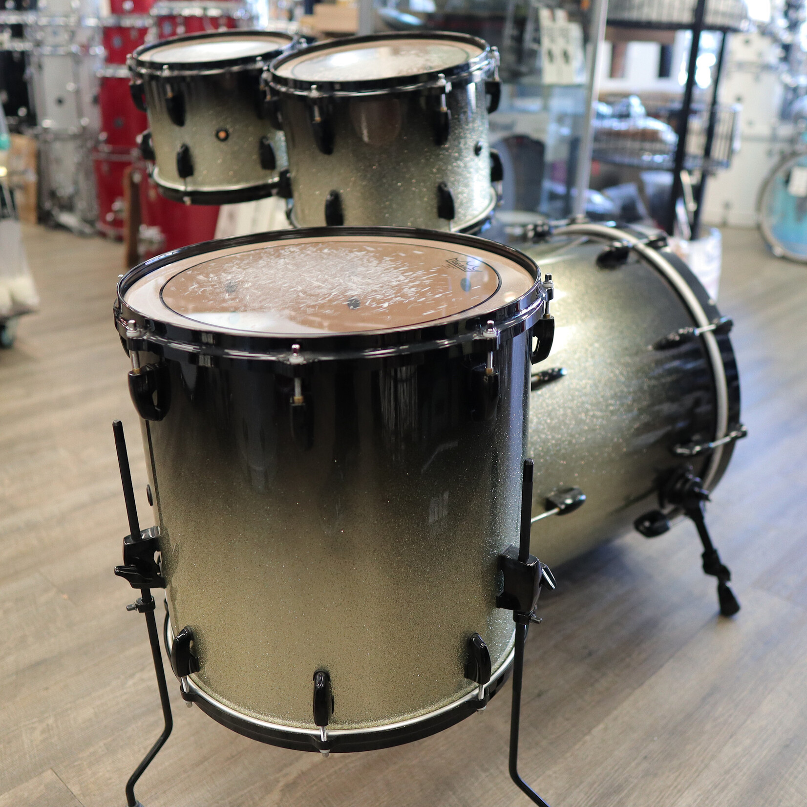 Pearl Used Pearl Masters MCX Maple 4-Piece 10/12/16/22 (Black Sparkle Fade)