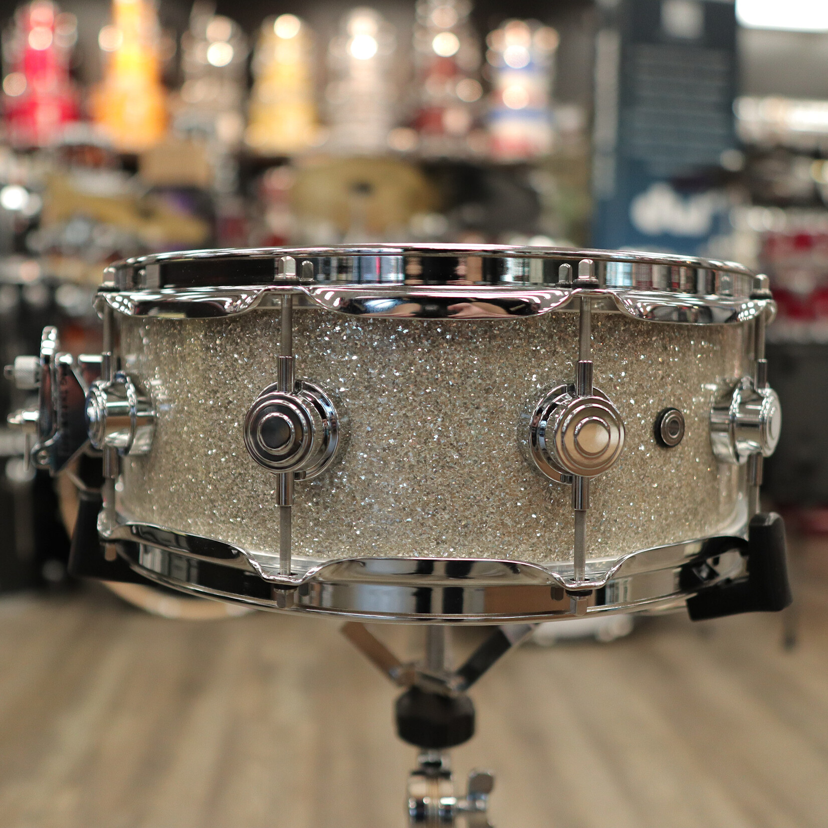 DW DW Collector's Series "333" Maple 5.5x14" Snare Drum (Broken Glass w/ Chrome Hardware)