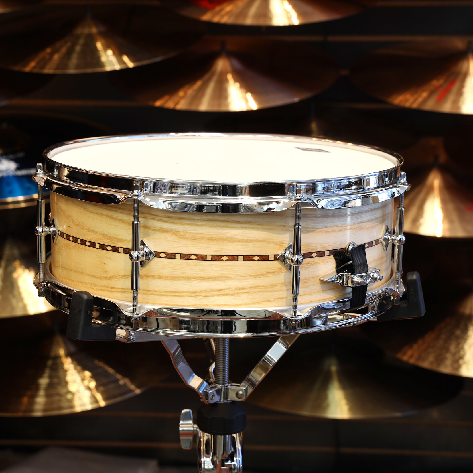 Craviotto Craviotto Custom Shop 5x14" Snare Drum Ash w/ Walnut Inlay & Solitaire Lugs (Oil Finish)