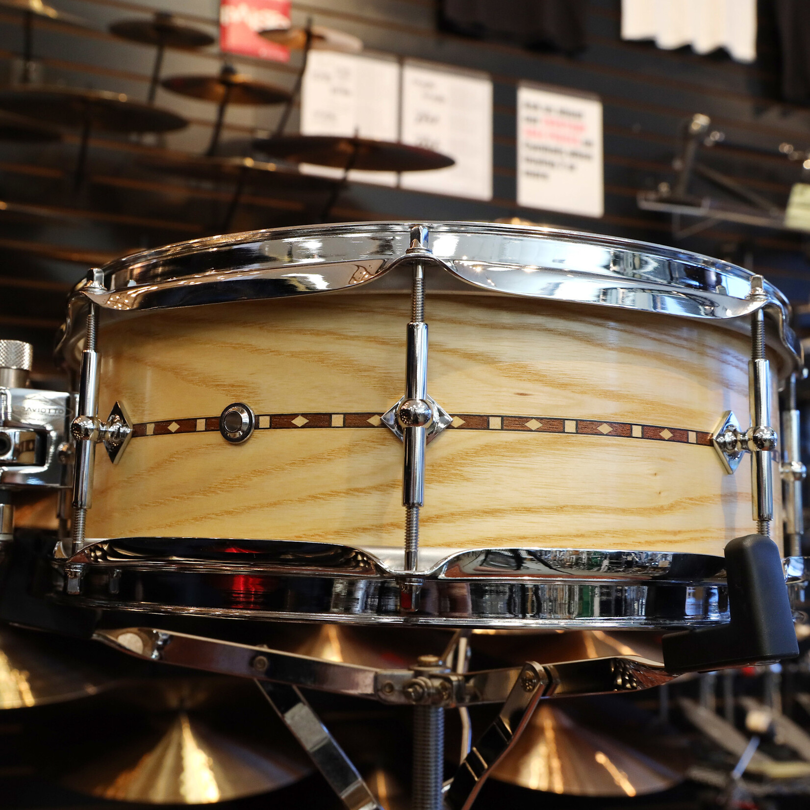 Craviotto Craviotto Custom Shop 5x14" Snare Drum Ash w/ Walnut Inlay & Solitaire Lugs (Oil Finish)