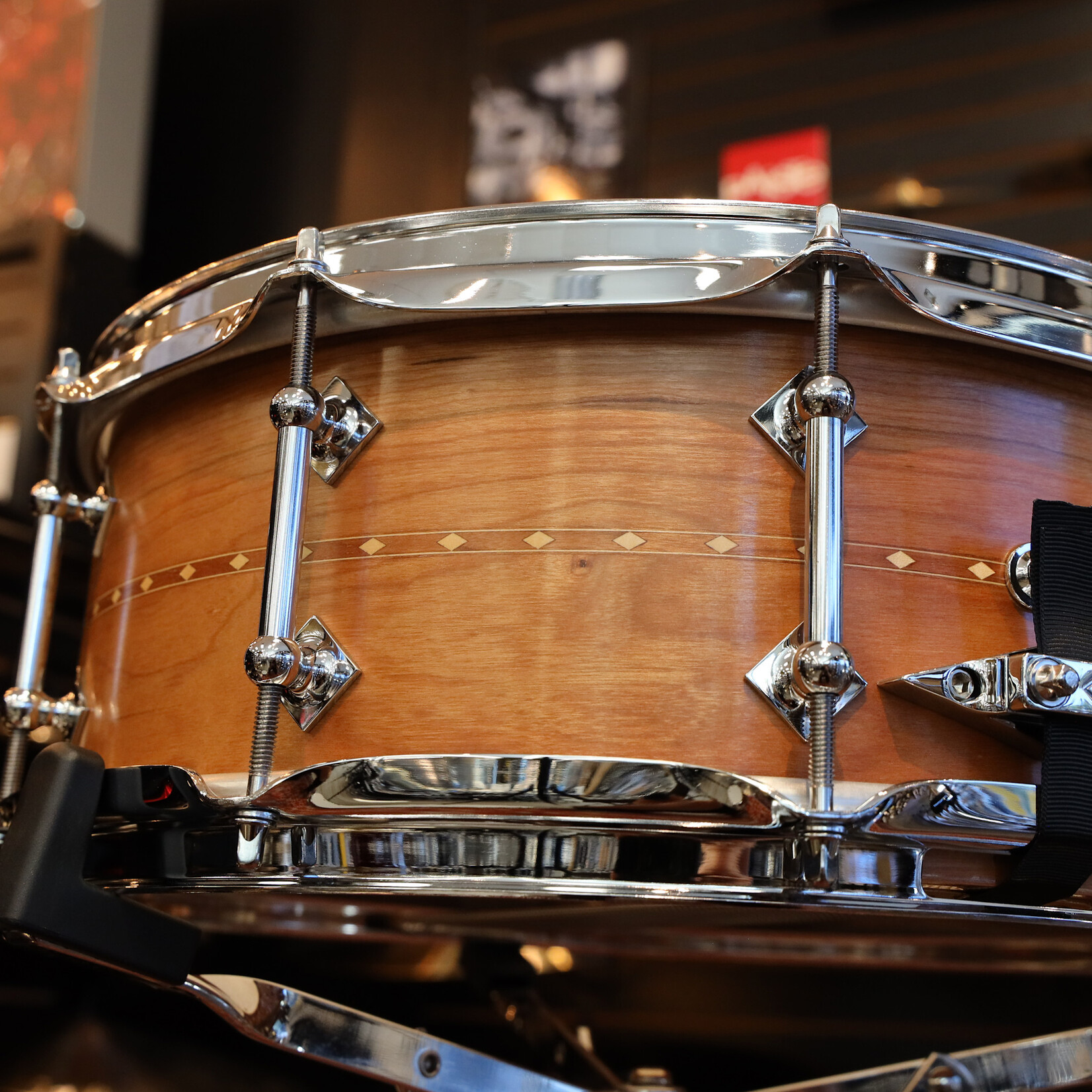 Craviotto Craviotto Custom Shop 5.5X14" Snare Drum Cherry w/Cherry Inlay (Oil Finish - Darker)