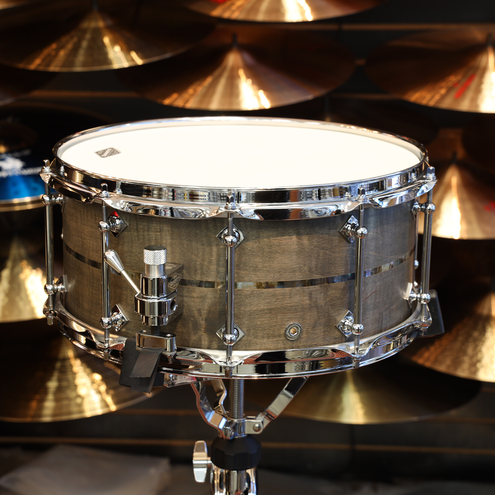 Craviotto Craviotto Private Reserve 6.5X14" Snare Drum Curly Maple w/Black Tahitian Pearl Abalone Inlay (Grey Stain Oil Finish - Lighter)