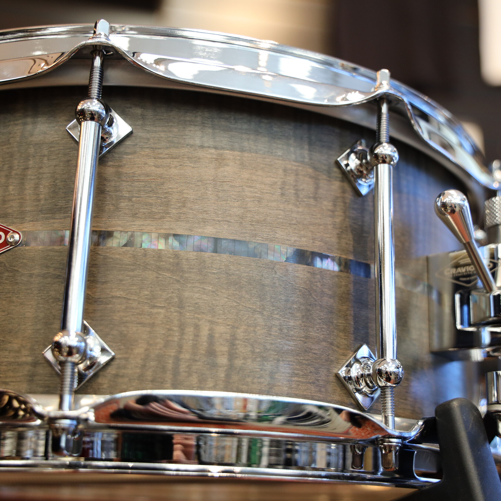 Craviotto Craviotto Private Reserve 6.5X14" Snare Drum Curly Maple w/Black Tahitian Pearl Abalone Inlay (Grey Stain Oil Finish - Lighter)
