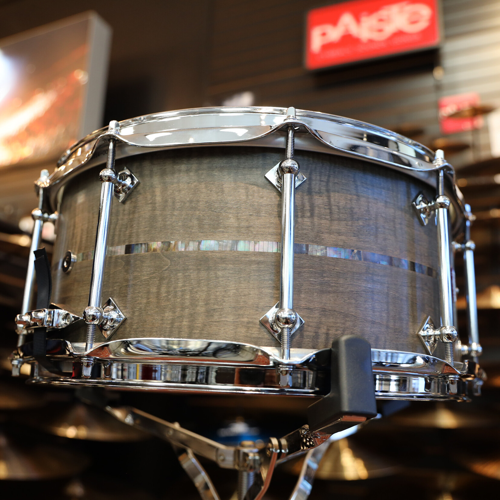 Craviotto Craviotto Private Reserve 6.5X14" Snare Drum Curly Maple w/Black Tahitian Pearl Abalone Inlay (Grey Stain Oil Finish - Lighter)