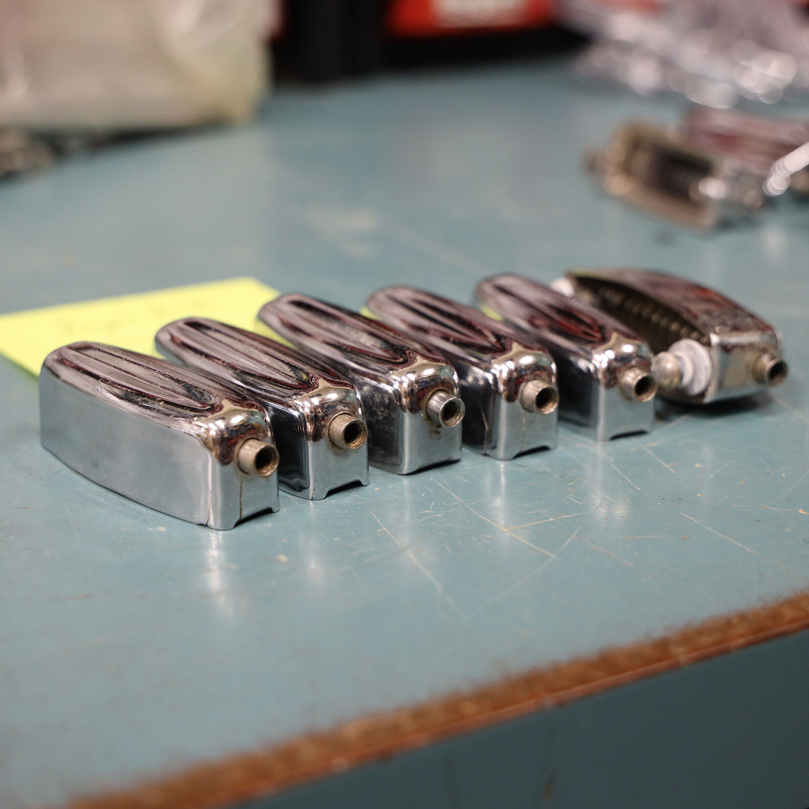 Rogers Vintage Rogers Bread & Butter Tab Snare Lug 3917R, Set of 6