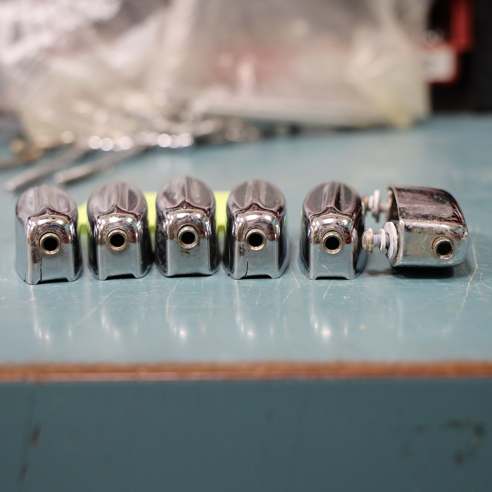 Rogers Vintage Rogers Bread & Butter Tab Snare Lug 3917R, Set of 6
