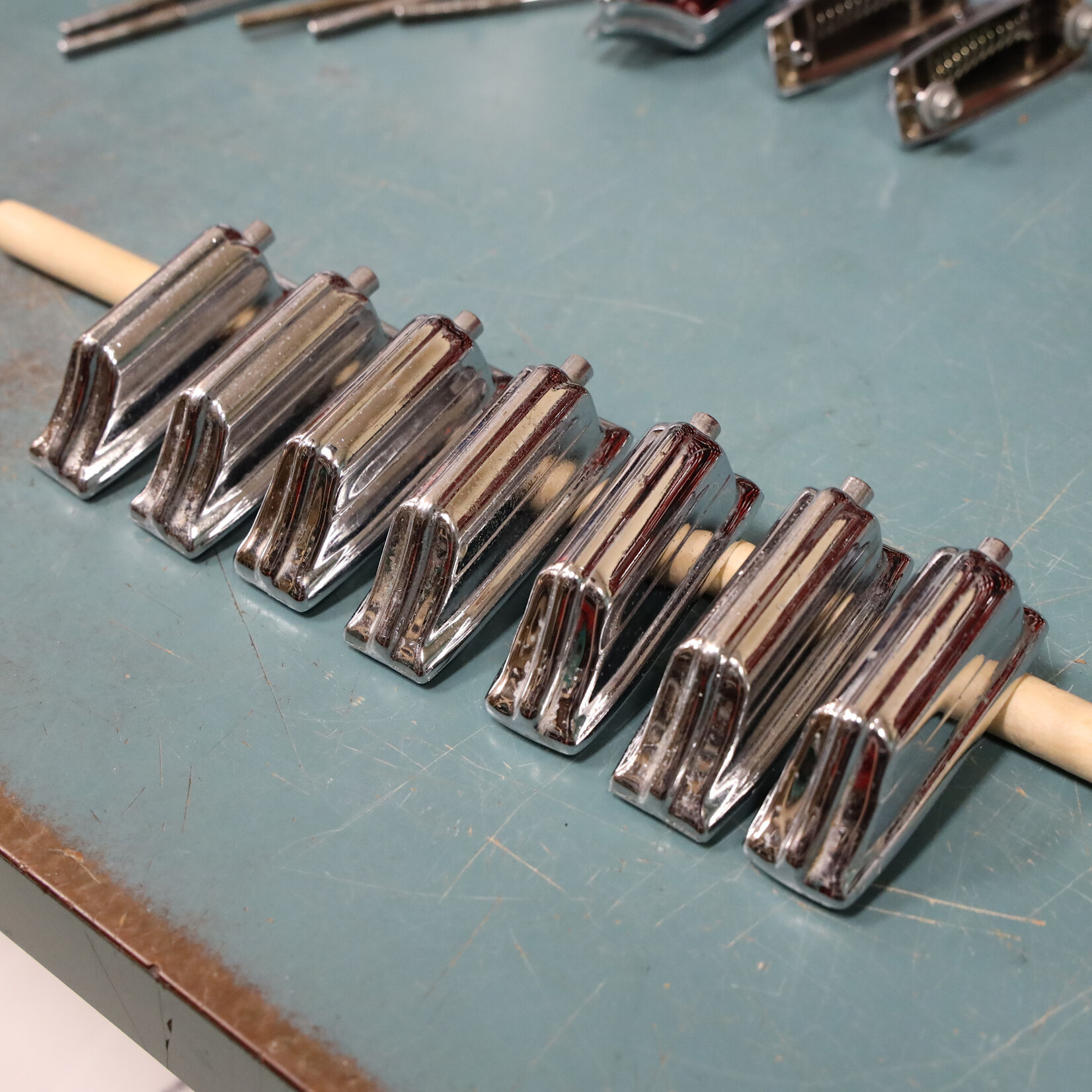 Rogers Vintage Rogers Beavertail Bass Drum Lug, Ohio-era Cast Body, Set of 7