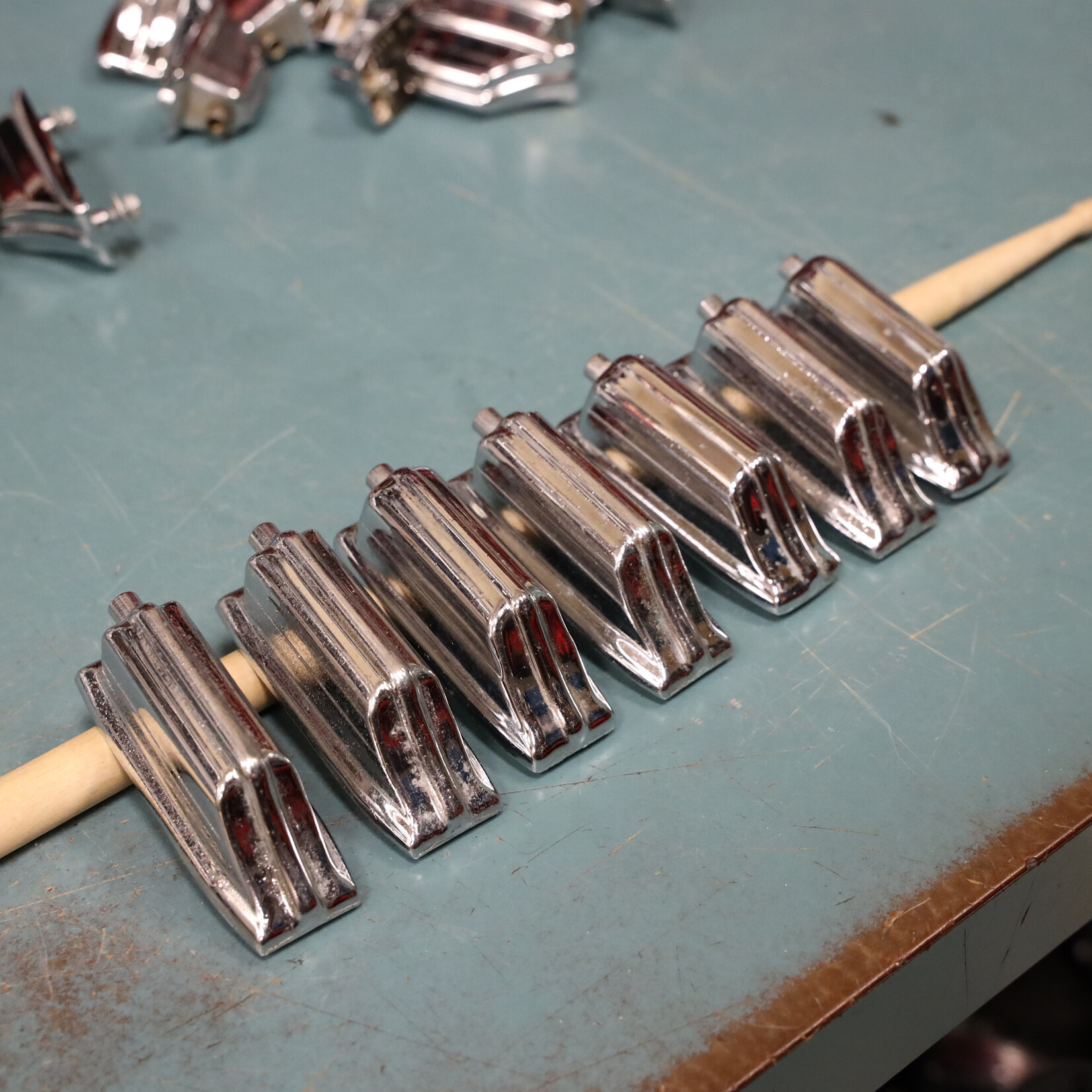 Rogers Vintage Rogers Beavertail Bass Drum Lug, Ohio-era Cast Body, Set of 7