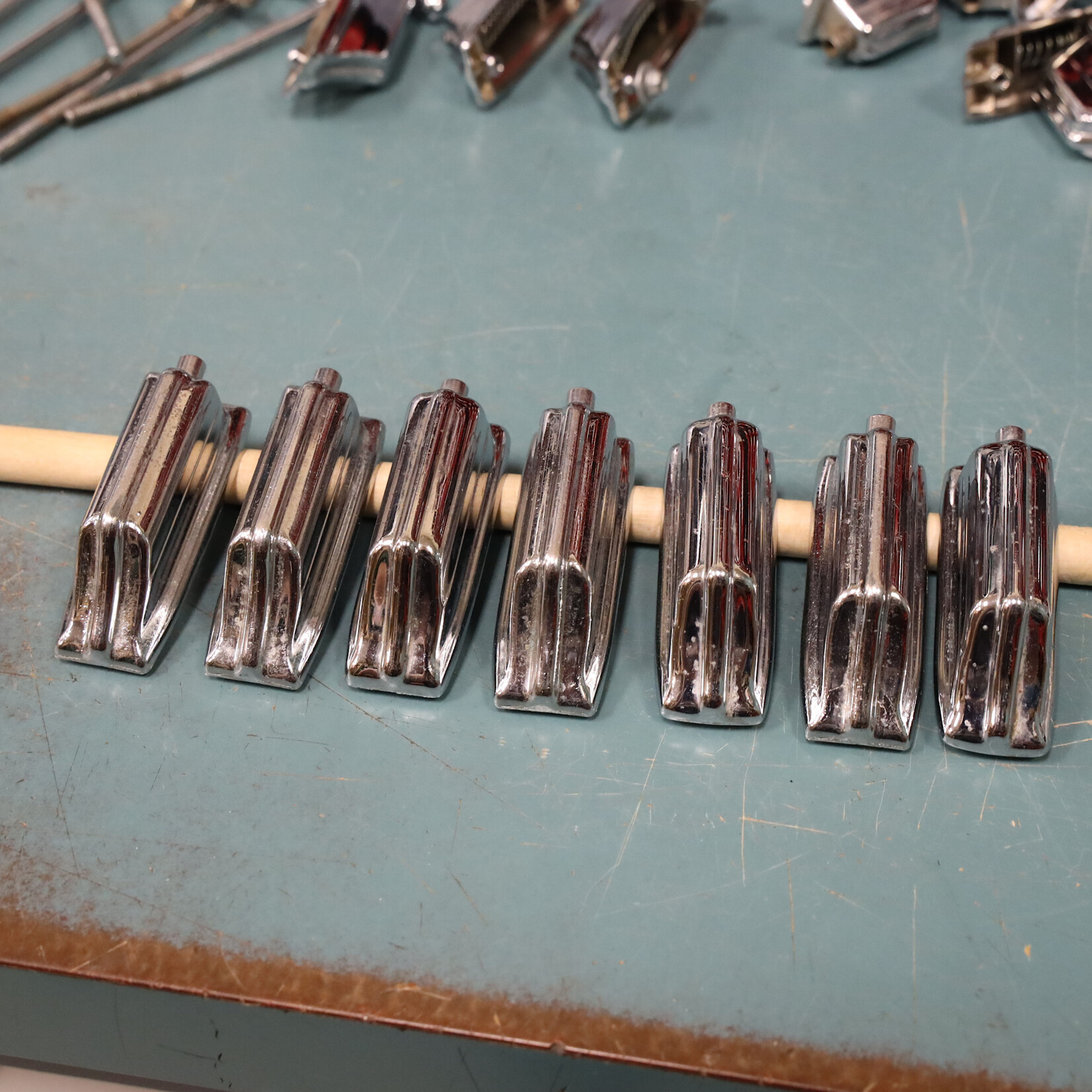 Rogers Vintage Rogers Beavertail Bass Drum Lug, Ohio-era Cast Body, Set of 7