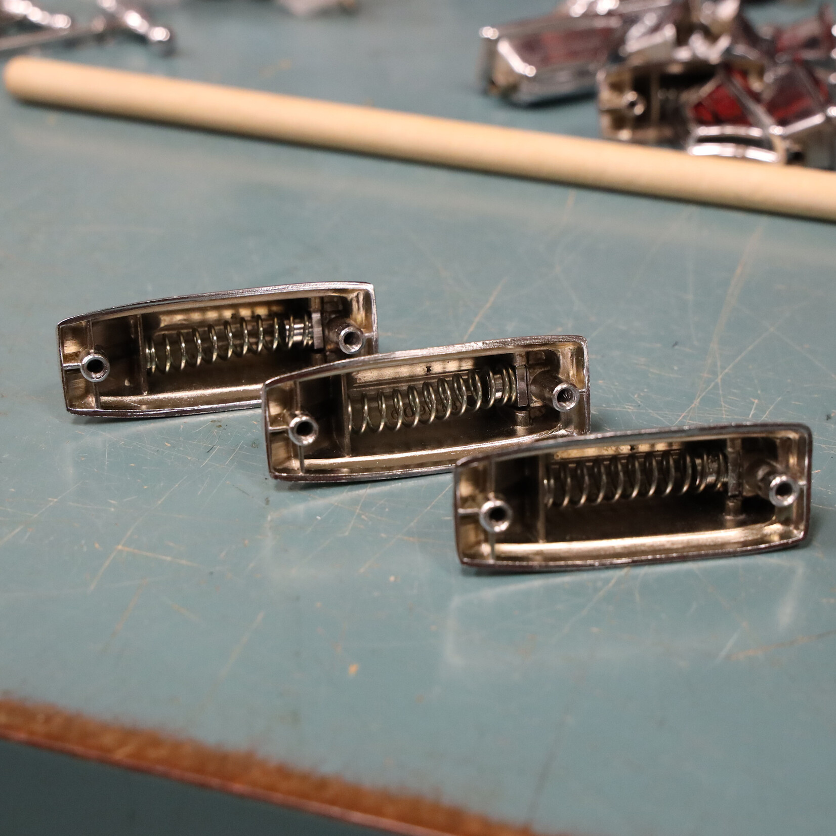Rogers Vintage Rogers Beavertail Bass Drum Lug, Fullerton Era 609318, Set of 3