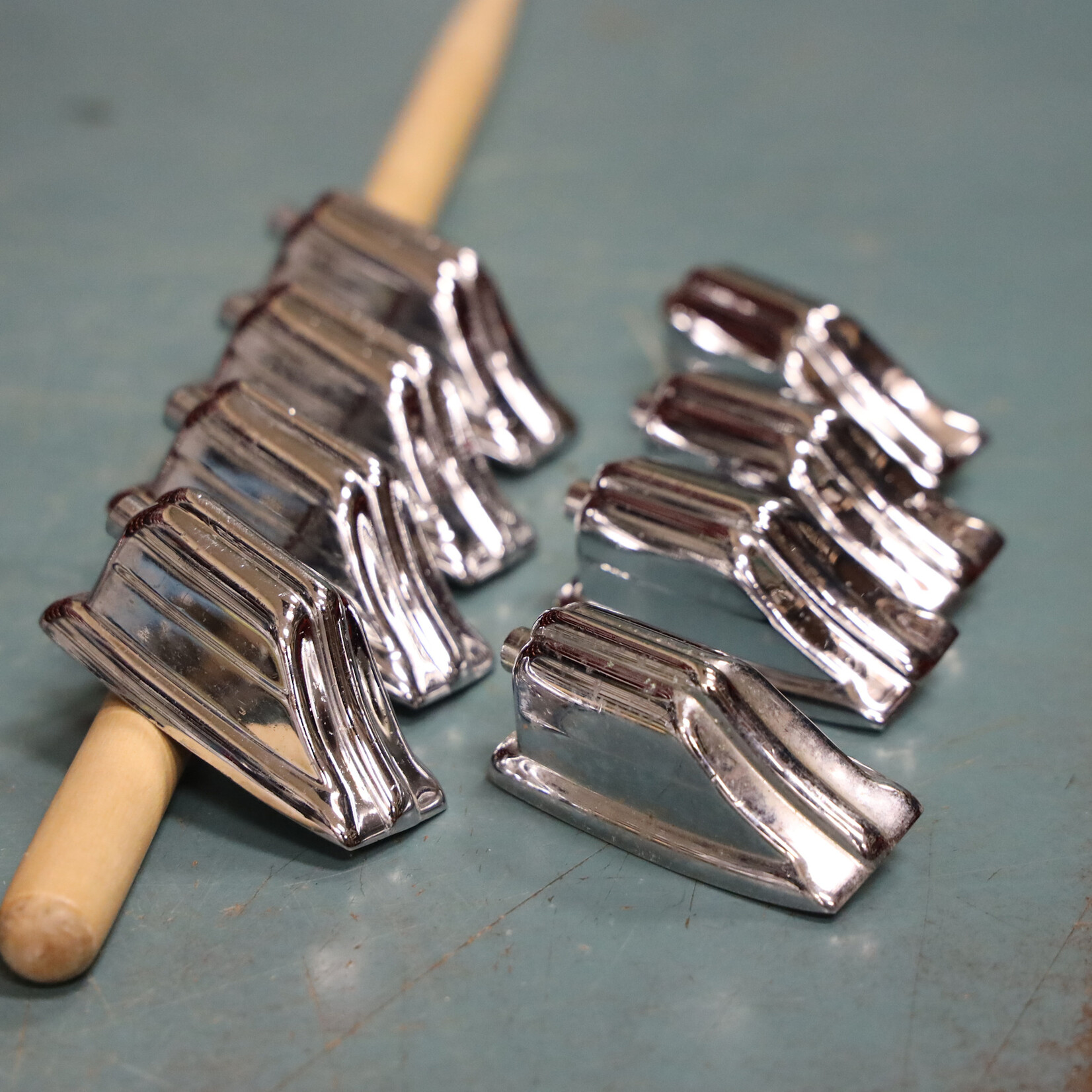 Rogers Vintage Rogers Beavertail Tom Lug, Fullerton Era 609322 Earlier Version, Set of 8
