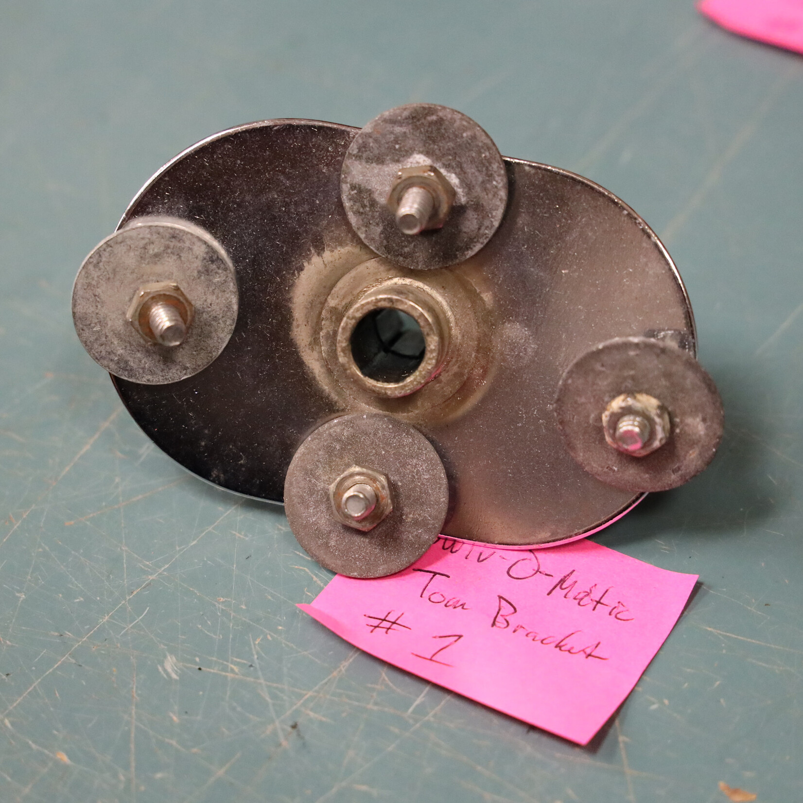 Rogers Vintage Rogers Swiv-O-Matic Collet Plate Assembly (Straight) Tom Mount Bracket #1