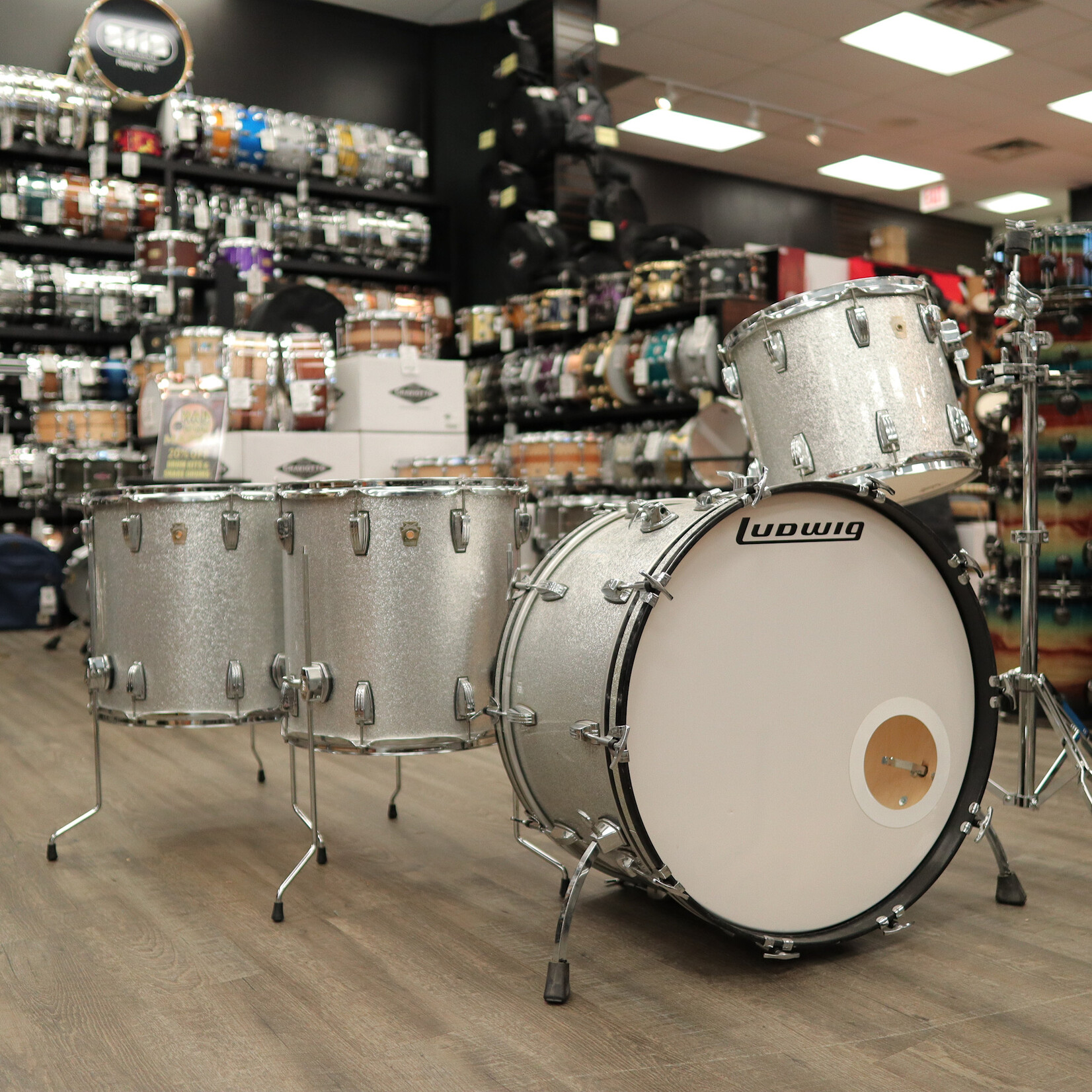 Ludwig Used Ludwig Classic Maple 4-Pc Shell Pack 14/16/18/24 (Silver Sparkle)