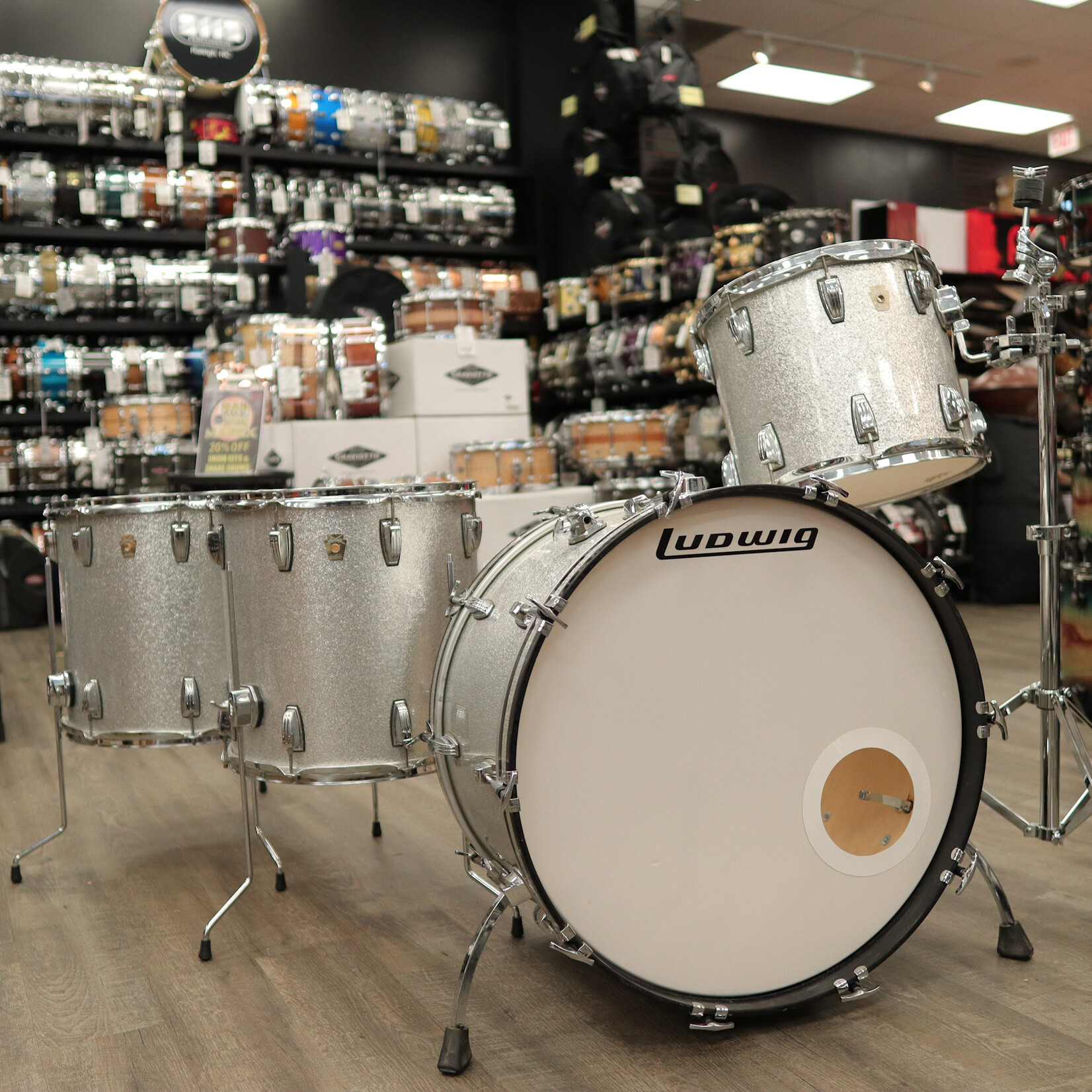Ludwig Used Ludwig Classic Maple 4-Pc Shell Pack 14/16/18/24 (Silver Sparkle)