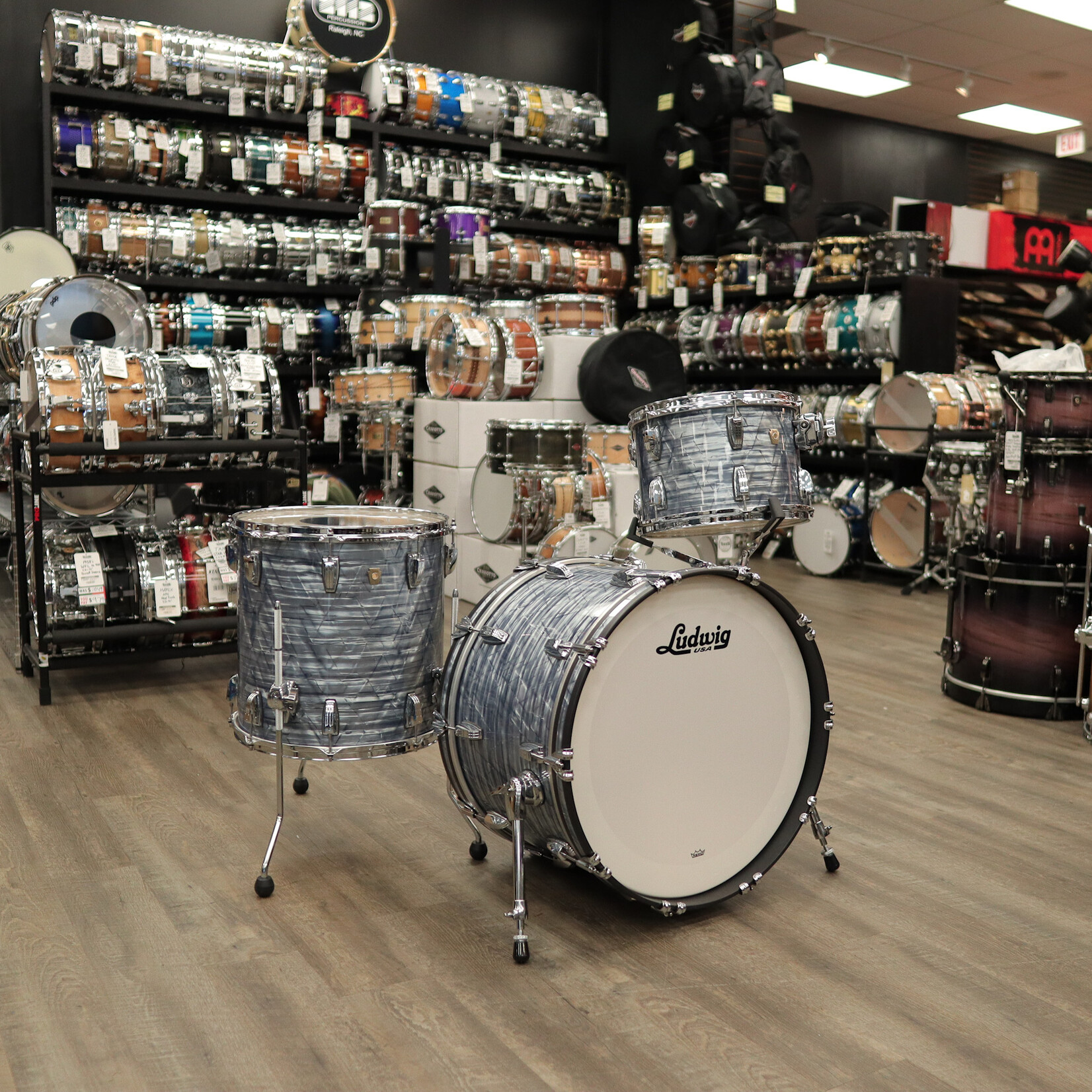 Ludwig Like-New Ludwig Classic Maple FAB 3-Piece Shell Pack 13/16/22 (Sky Blue Pearl)