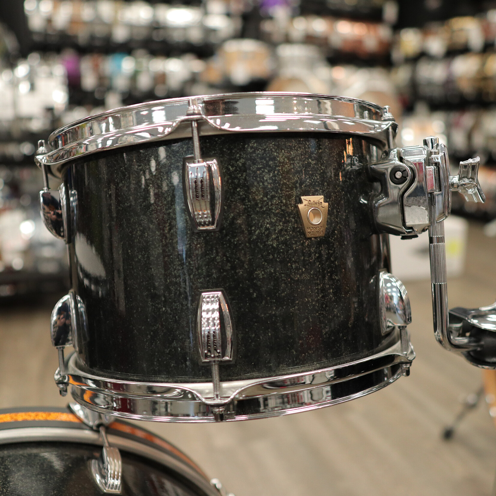 Ludwig Pre-Owned Ludwig Classic Maple "El Camino" 3-Piece Shell Pack 12/14/20 (Black Sparkle With Gold Sparkle Accents)