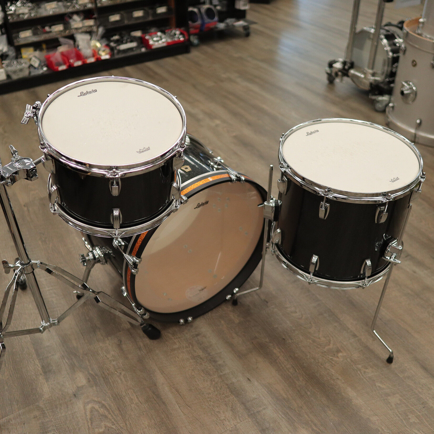 Ludwig Pre-Owned Ludwig Classic Maple "El Camino" 3-Piece Shell Pack 12/14/20 (Black Sparkle With Gold Sparkle Accents)