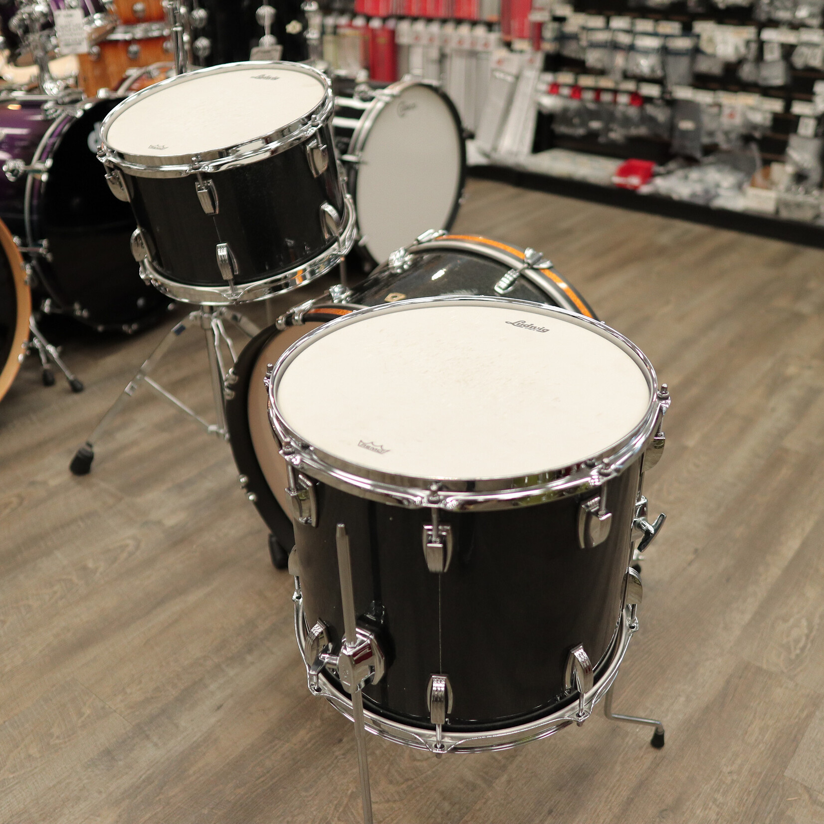 Ludwig Pre-Owned Ludwig Classic Maple "El Camino" 3-Piece Shell Pack 12/14/20 (Black Sparkle With Gold Sparkle Accents)