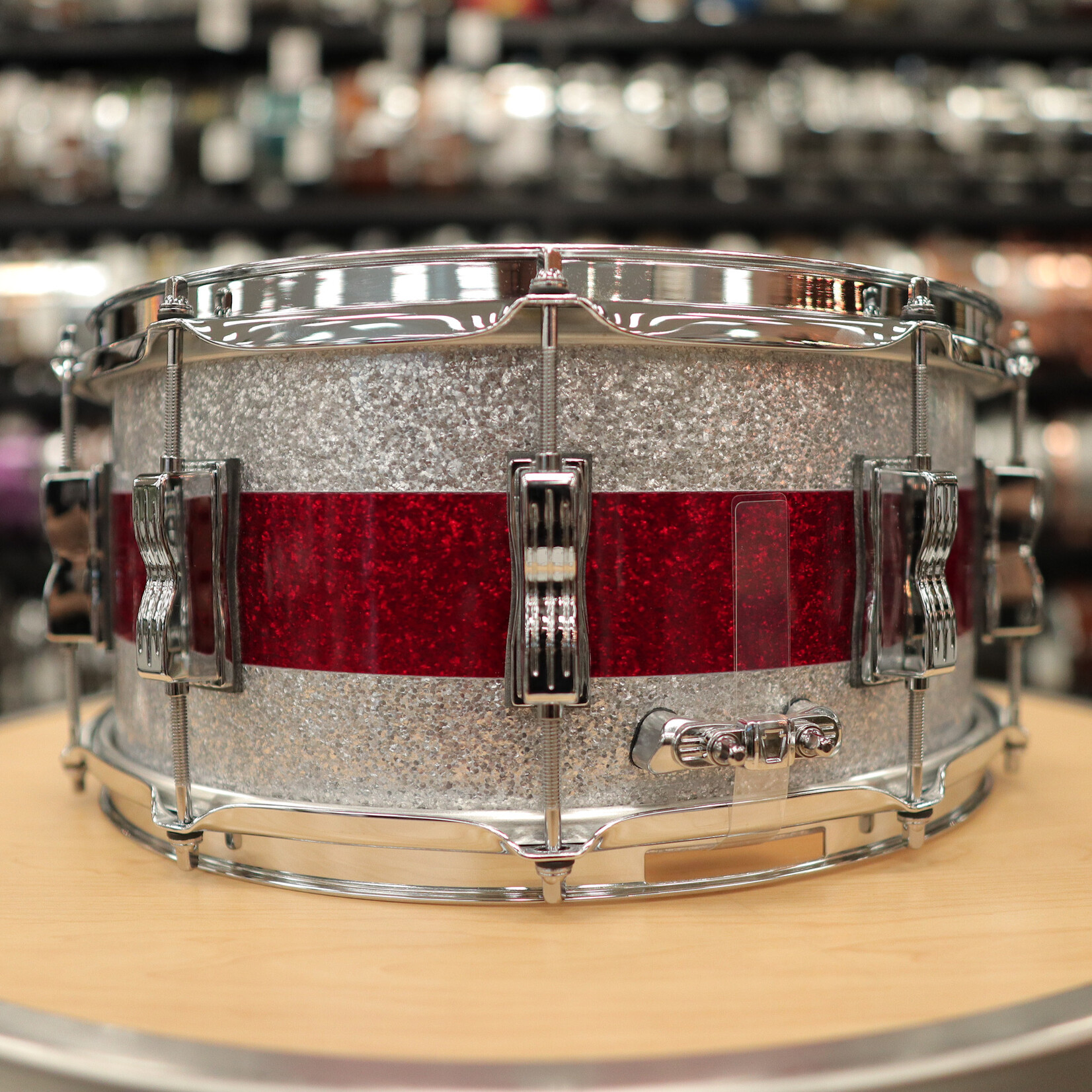 Ludwig Ludwig Classic Maple 6.5x14" Snare Drum (Silver/ Red/ Silver Tri-band)