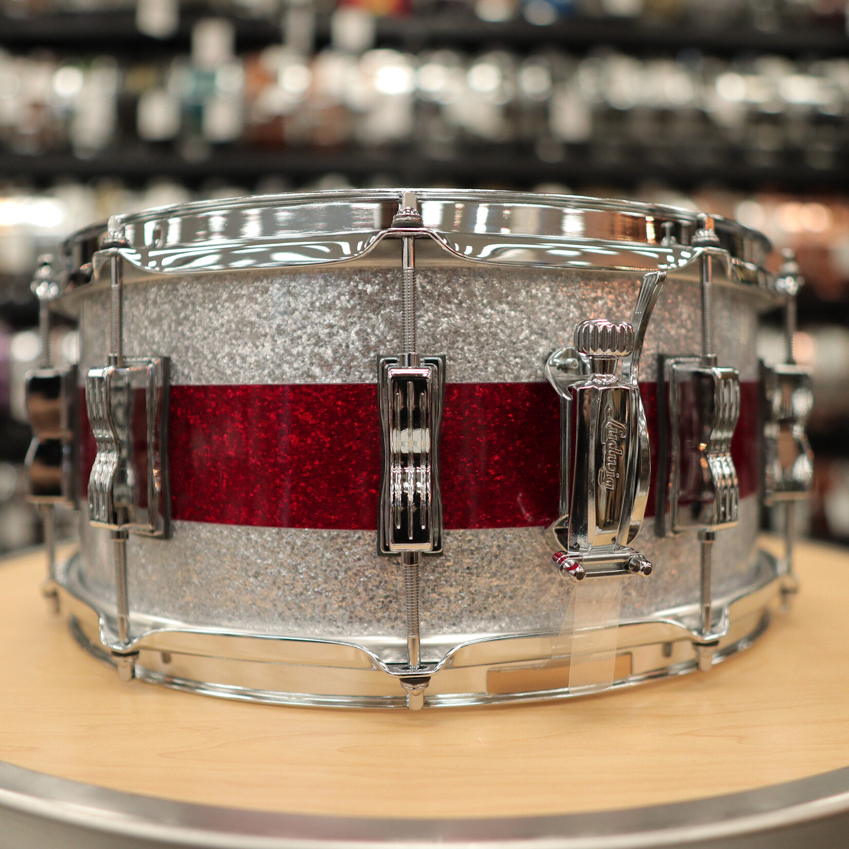 Ludwig Ludwig Classic Maple 6.5x14" Snare Drum (Silver/ Red/ Silver Tri-band)