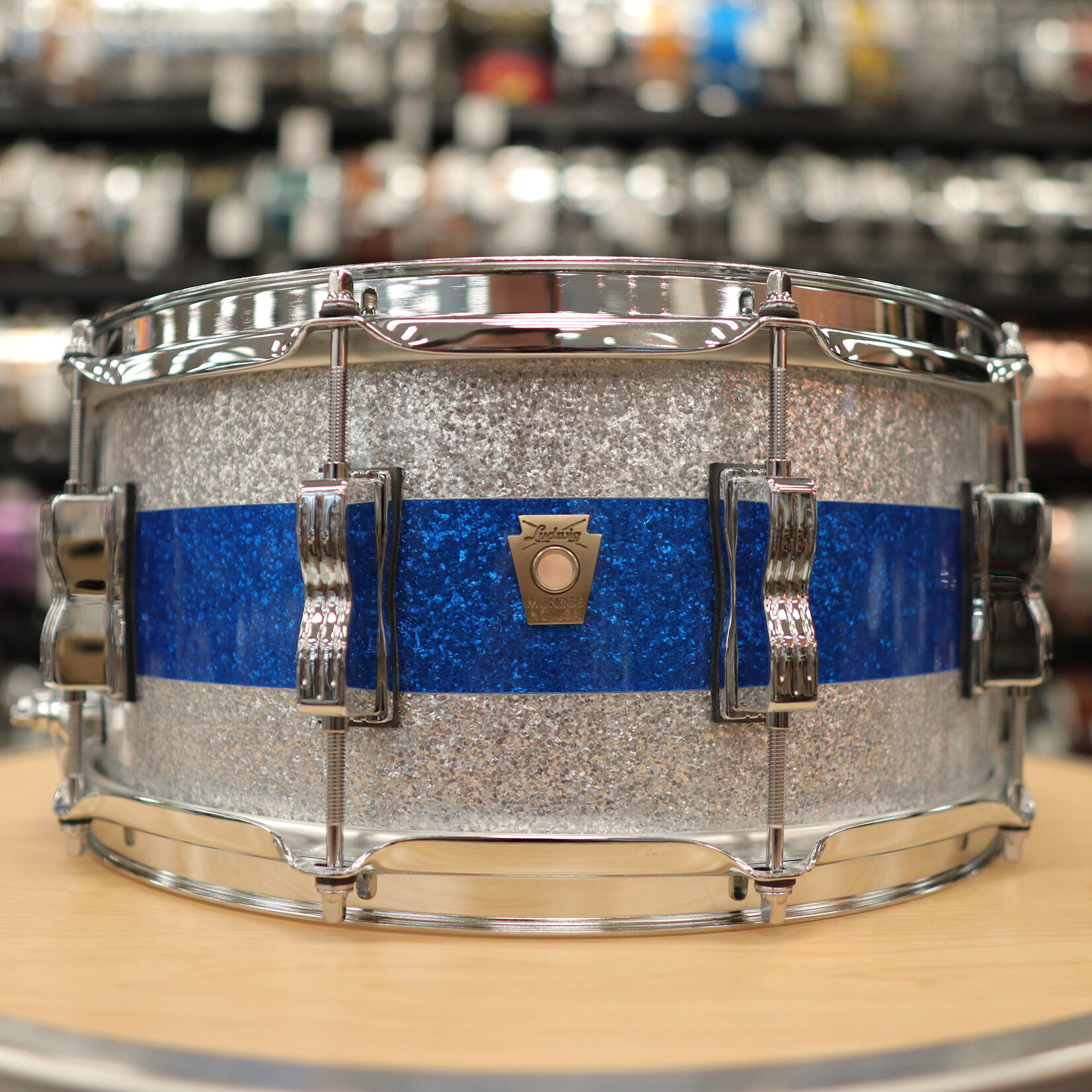 Ludwig Ludwig Classic Maple 6.5x14" Snare Drum (Silver/ Blue/ Silver Tri-band)