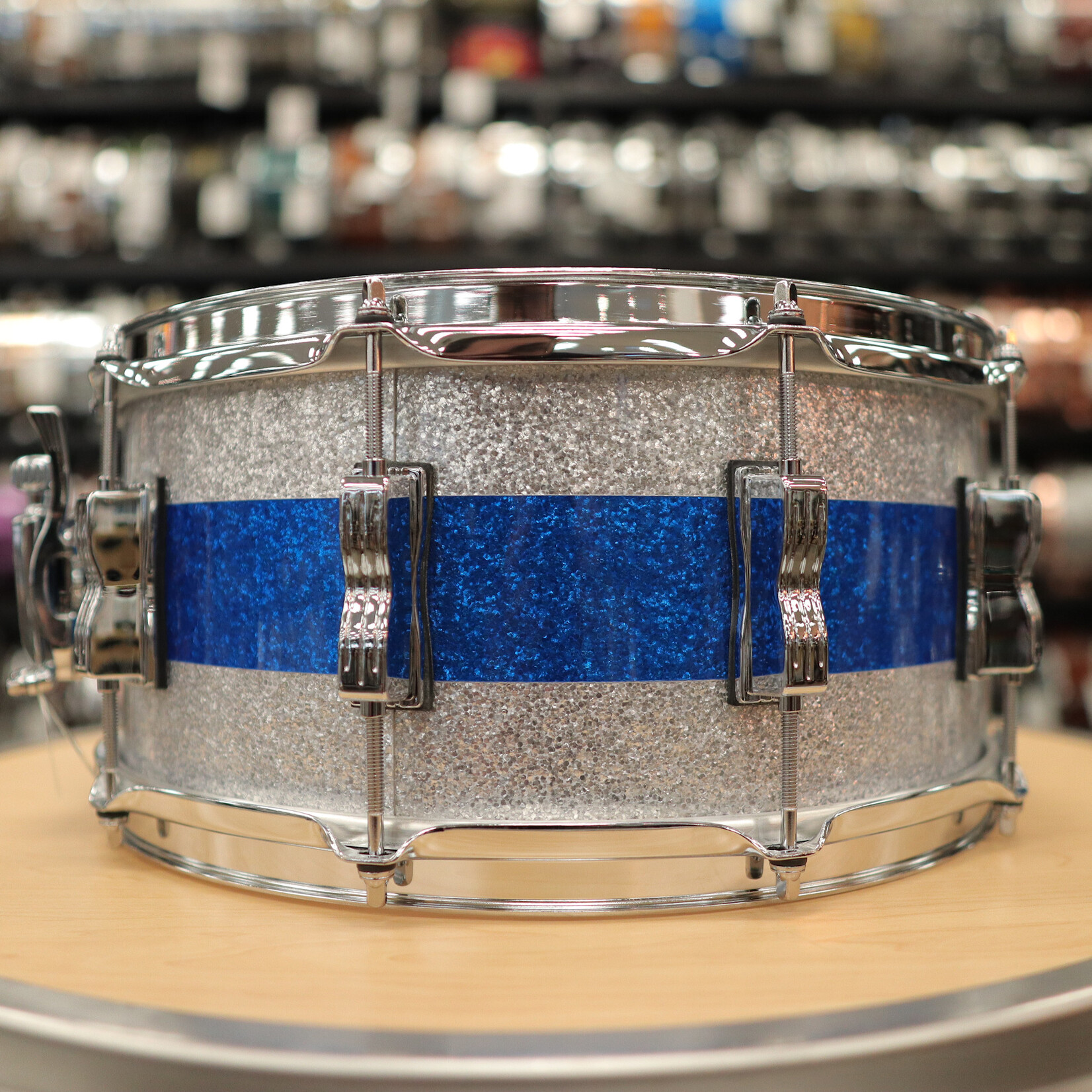 Ludwig Ludwig Classic Maple 6.5x14" Snare Drum (Silver/ Blue/ Silver Tri-band)