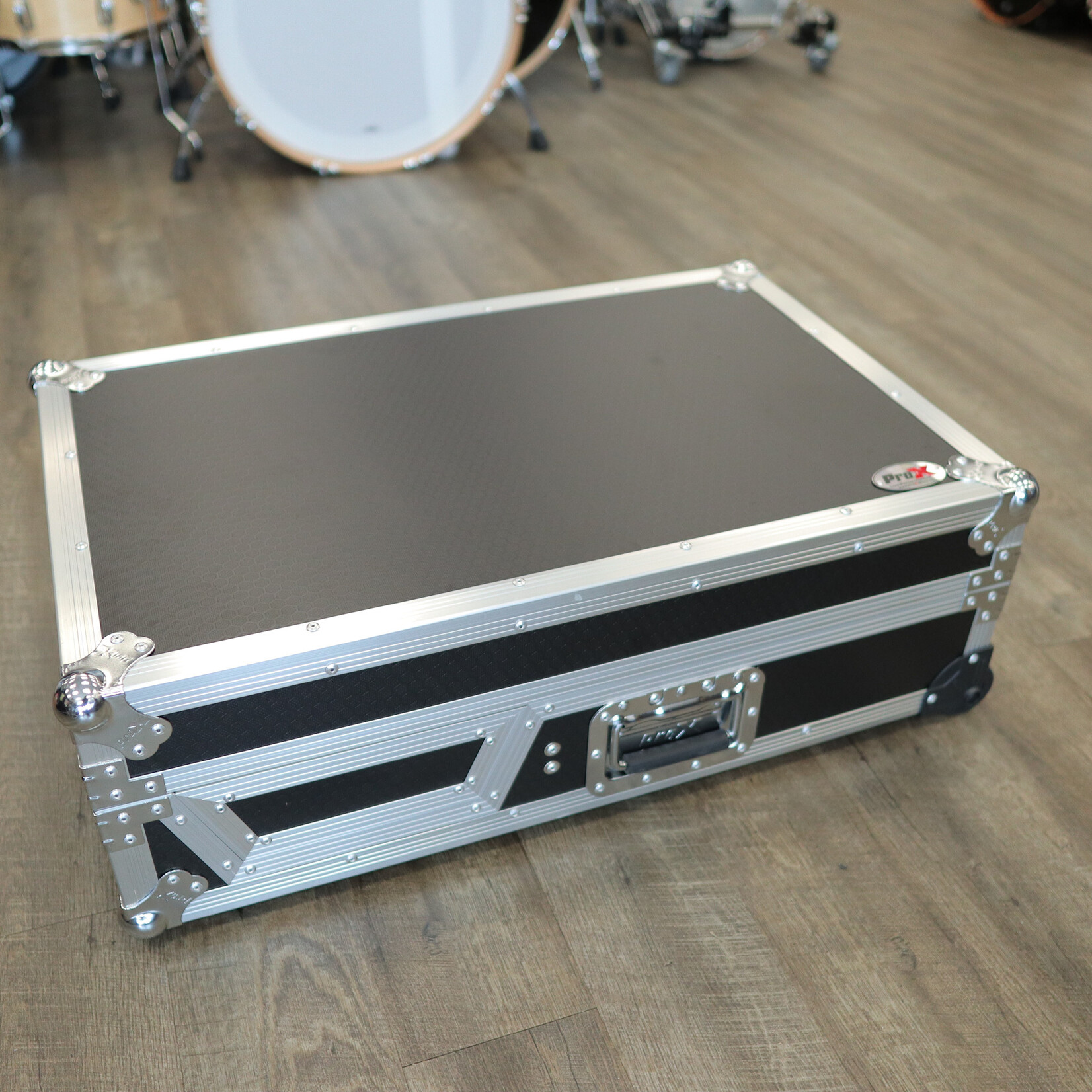 ProX Pre-Owned ProX XS-TMC1012W Single Turntable in Battle Mode and Single 10" or 12" Mixer Coffin Case
