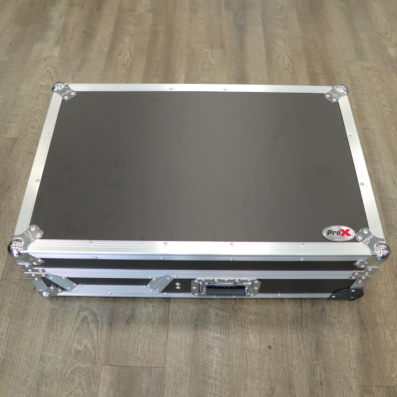 ProX Pre-Owned ProX XS-TMC1012W Single Turntable in Battle Mode and Single 10" or 12" Mixer Coffin Case