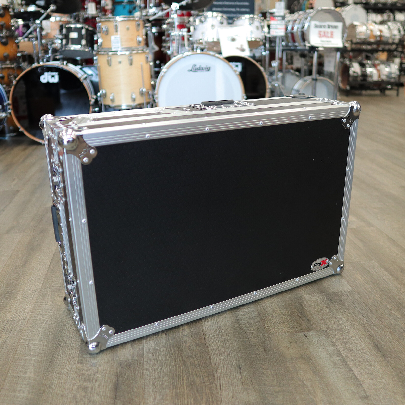 ProX Pre-Owned ProX XS-TMC1012W Single Turntable in Battle Mode and Single 10" or 12" Mixer Coffin Case