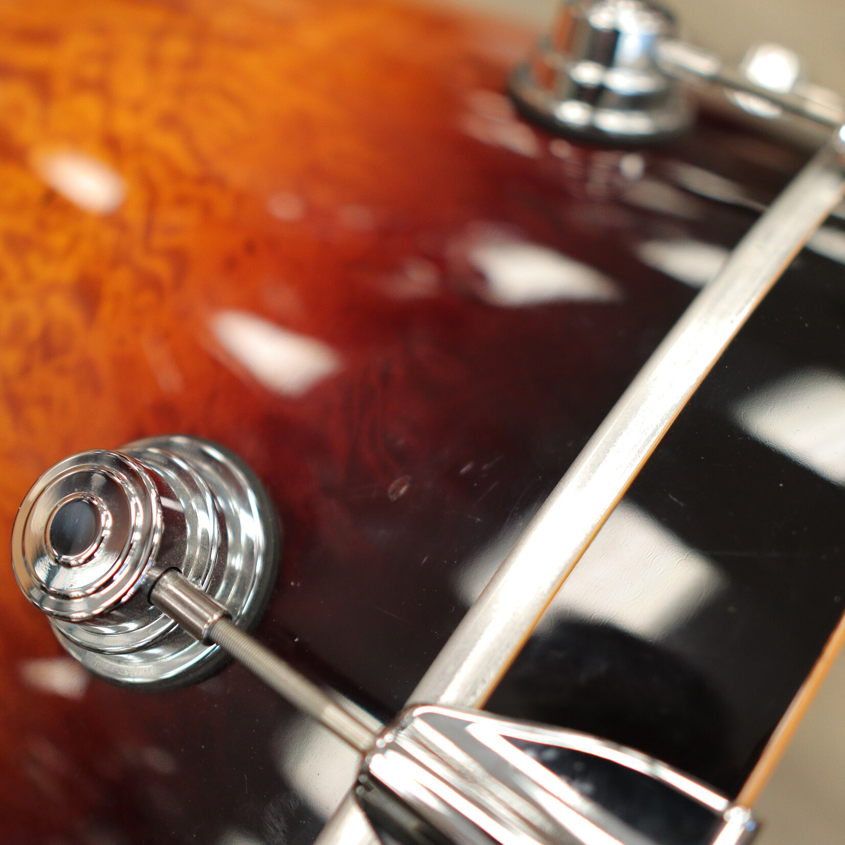 DW Pre-Owned DW Collector's Series Exotic "SSC" 4-Piece Shell Pack 10/12/16/22 (Amber to Rich Tobacco Burst Lacquer over Quilted Maple)