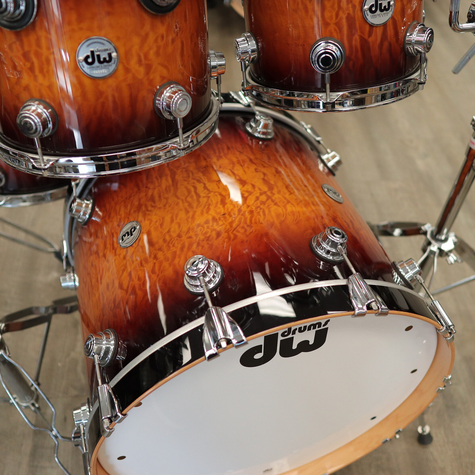 DW Pre-Owned DW Collector's Series Exotic "SSC" 4-Piece Shell Pack 10/12/16/22 (Amber to Rich Tobacco Burst Lacquer over Quilted Maple)