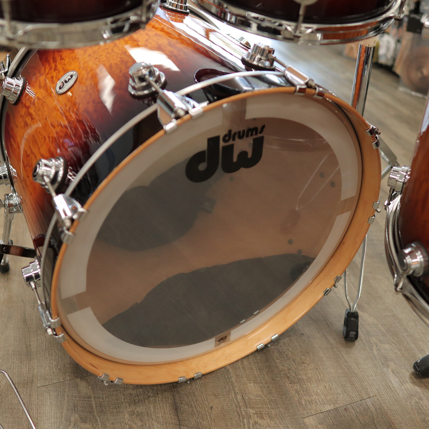 DW Pre-Owned DW Collector's Series Exotic "SSC" 4-Piece Shell Pack 10/12/16/22 (Amber to Rich Tobacco Burst Lacquer over Quilted Maple)