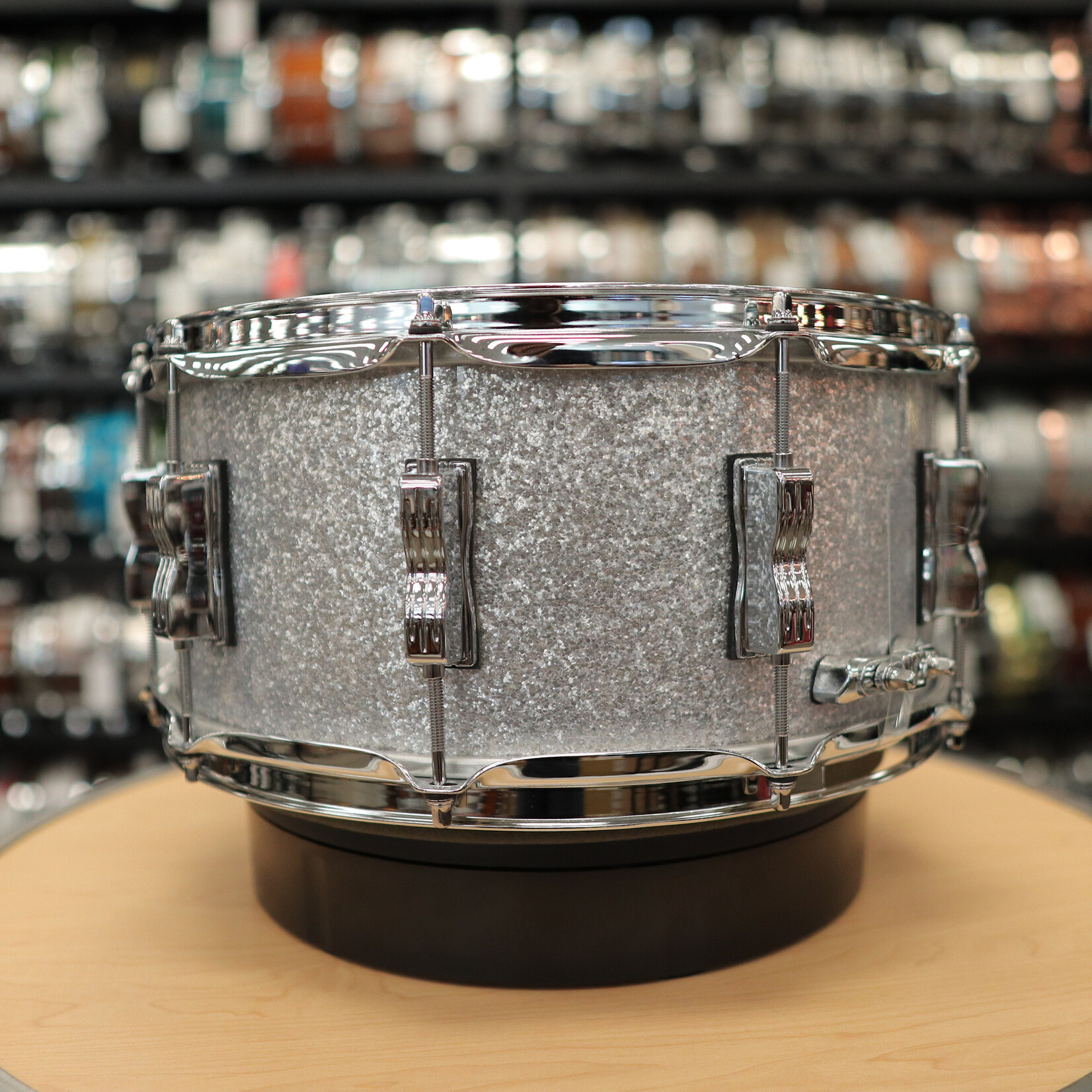 Ludwig Ludwig Legacy Maple 6.5x14" Snare Drum (Silver Sparkle)