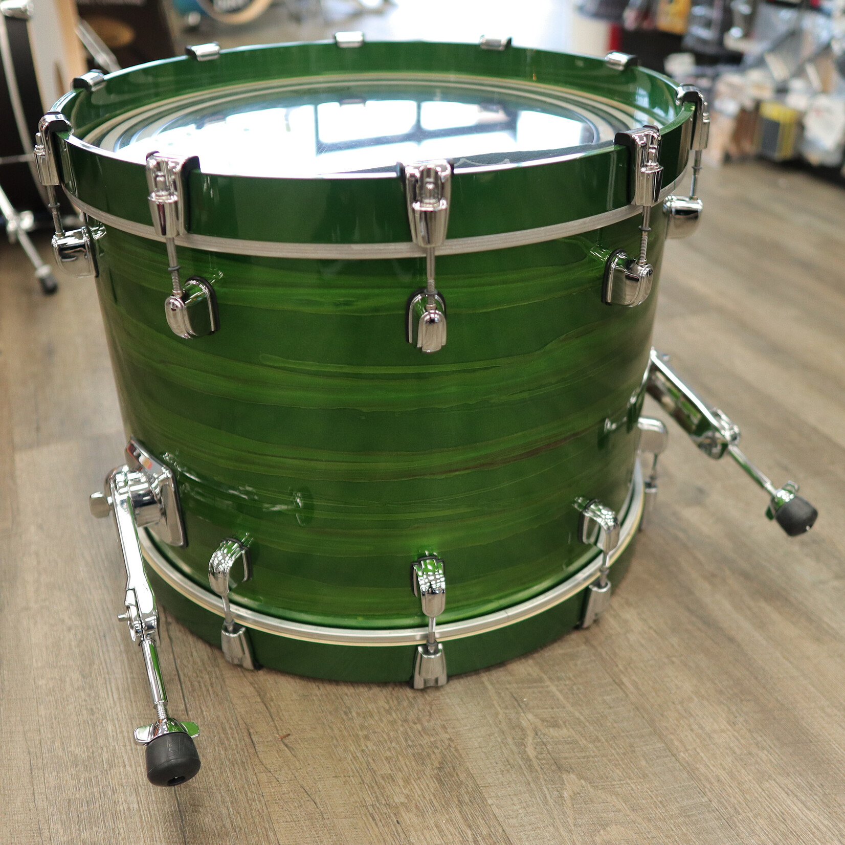 Tama Pre-Owned Tama Starclassic Walnut/Birch 14x20" Bass Drum (Lacquer Shamrock Oyster)