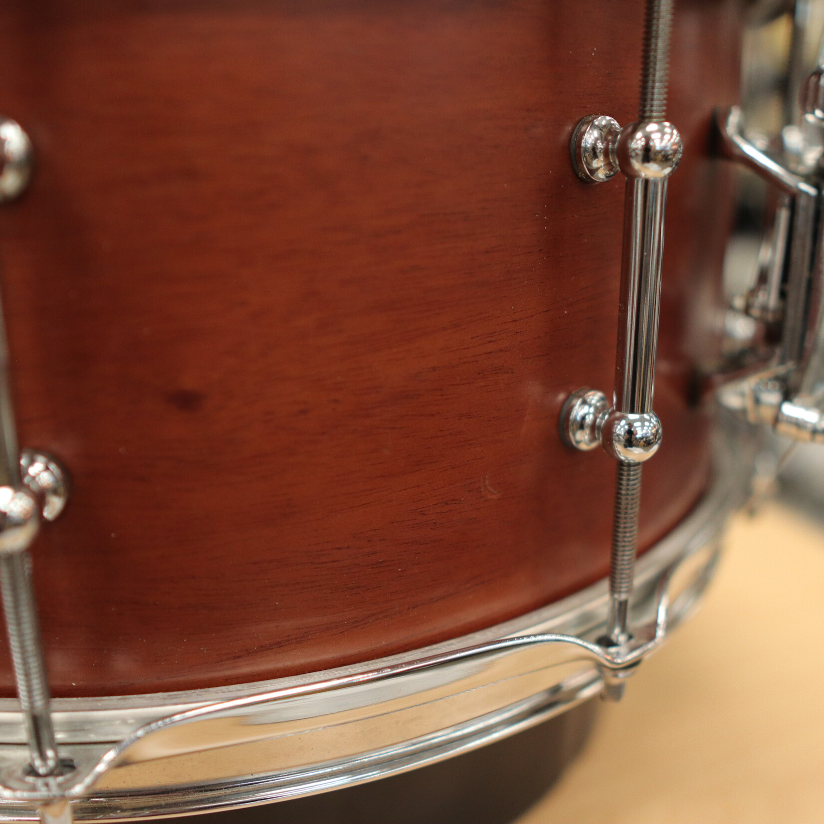 Ludwig Used Ludwig Universal Mahogany 6.5x14" Snare Drum LU6514MA