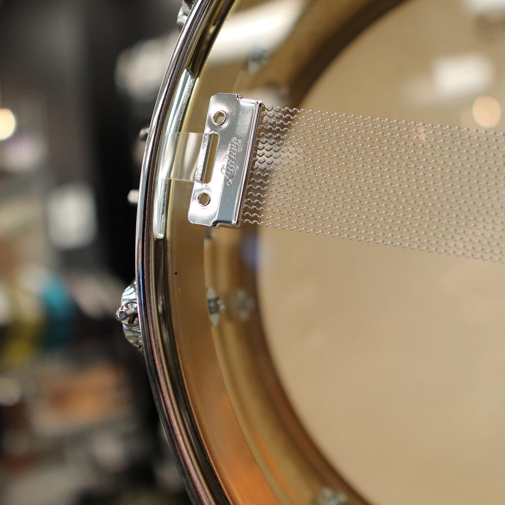 Ludwig Ludwig 5x14" Hammered Brass Snare Drum with Tube Lugs LB420BKTB (B-Stock)