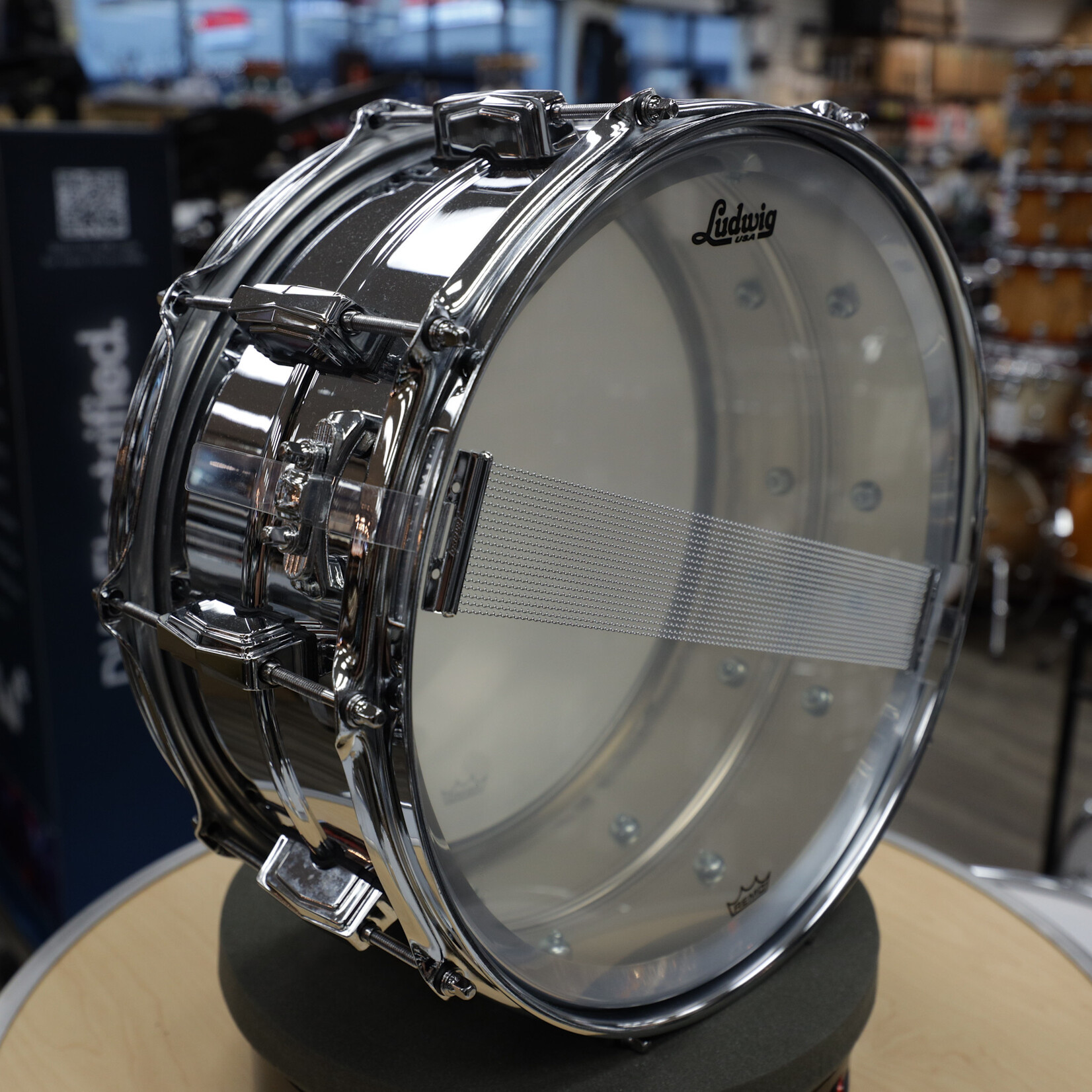 Ludwig Pre-Owned Ludwig Chrome-Over-Brass 6.5x14 Snare Drum LB402B