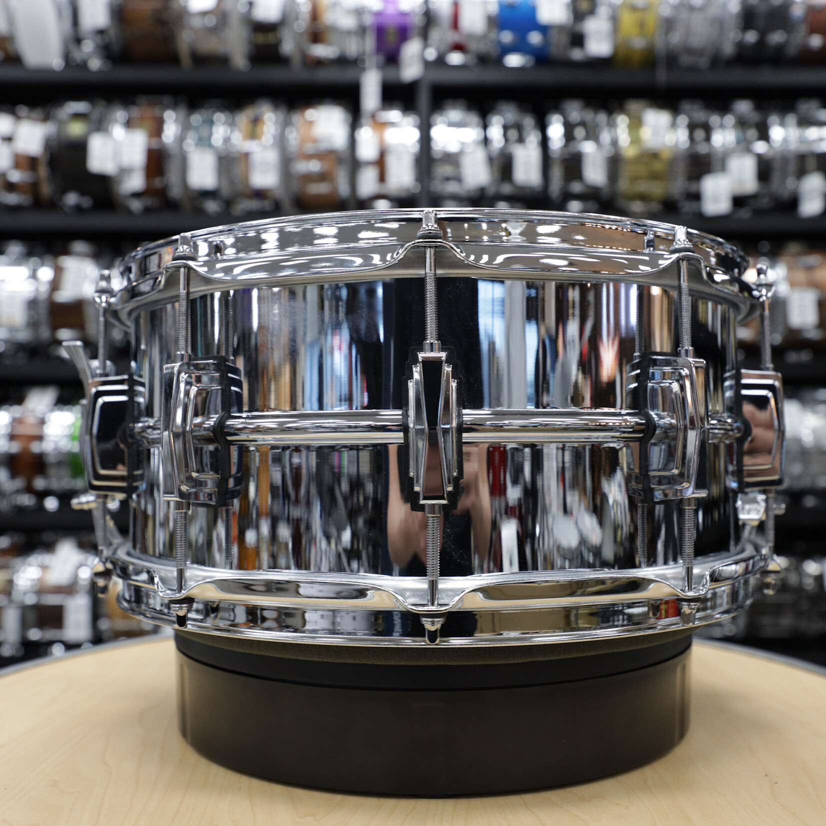 Ludwig Pre-Owned Ludwig Chrome-Over-Brass 6.5x14 Snare Drum LB402B