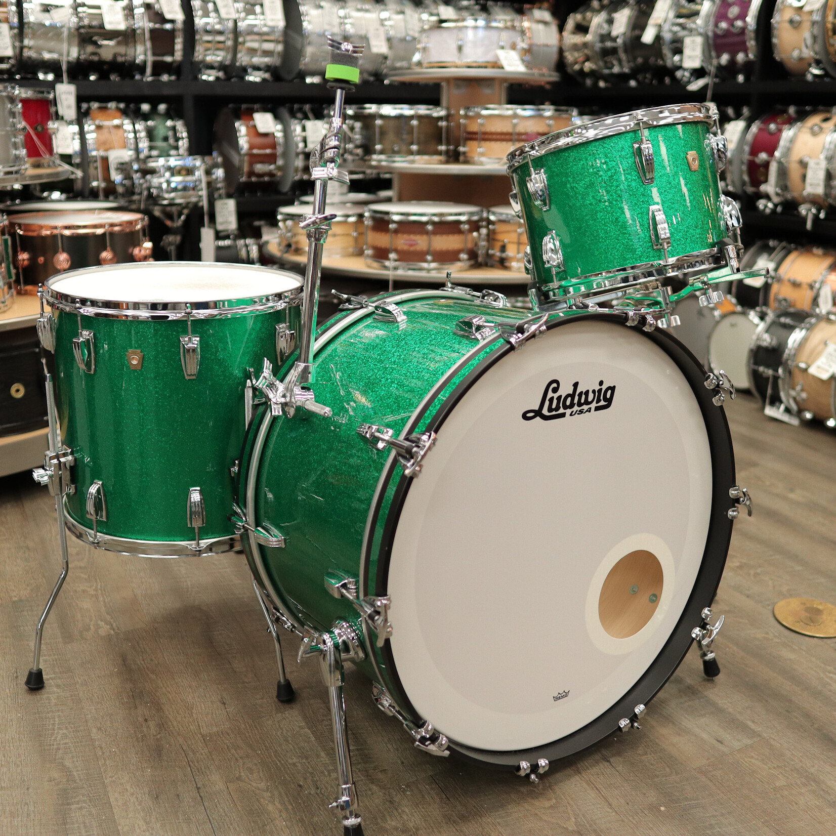 Ludwig Pre-Owned Ludwig Pro Beat Classic Maple 3-PC Shell Pack w/ Atlas Arm 13/16/24 (Green Sparkle)