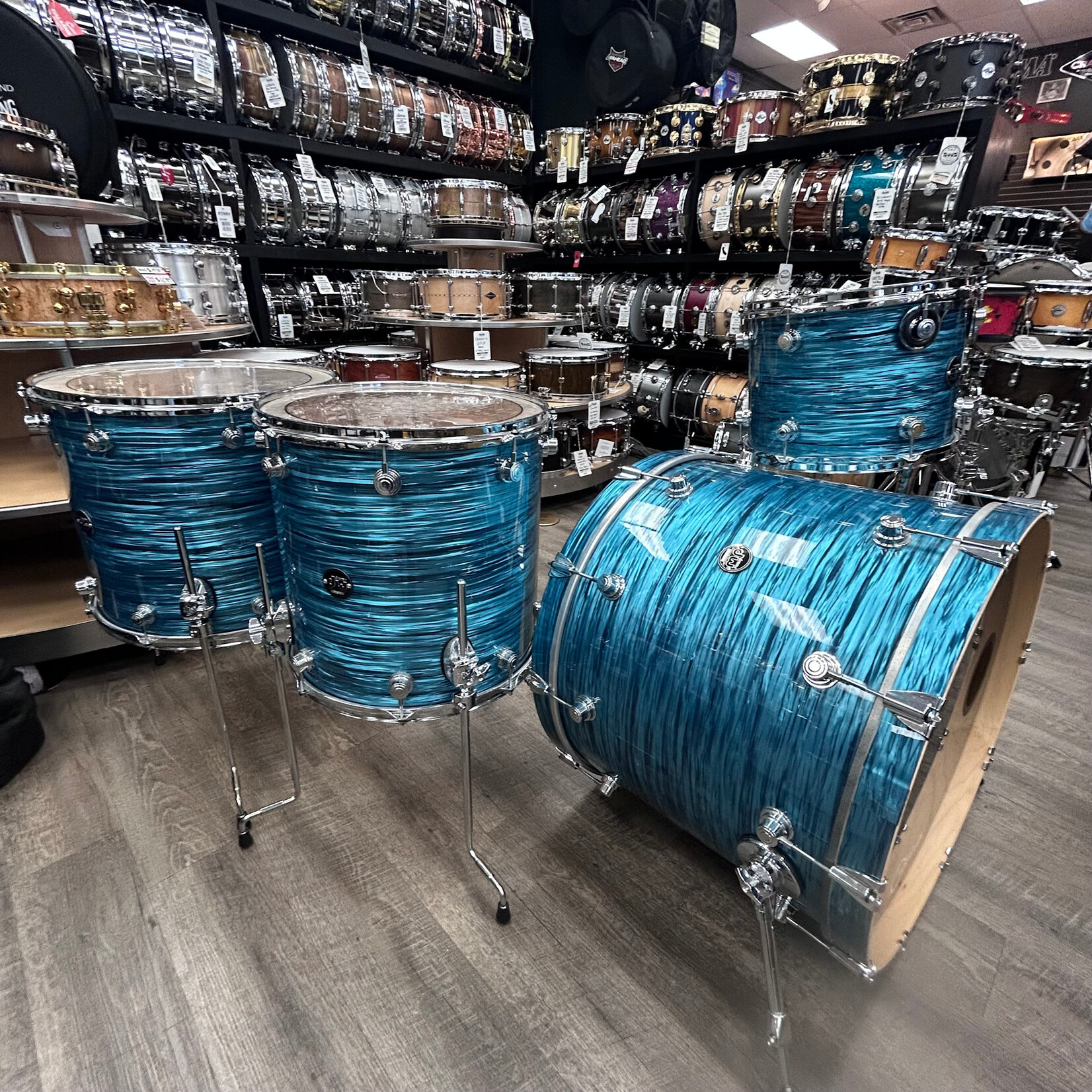 DW Pre-Owned DW Performance Series 4-Piece Shell Pack 13/16/18/24 (Turquoise Oyster)