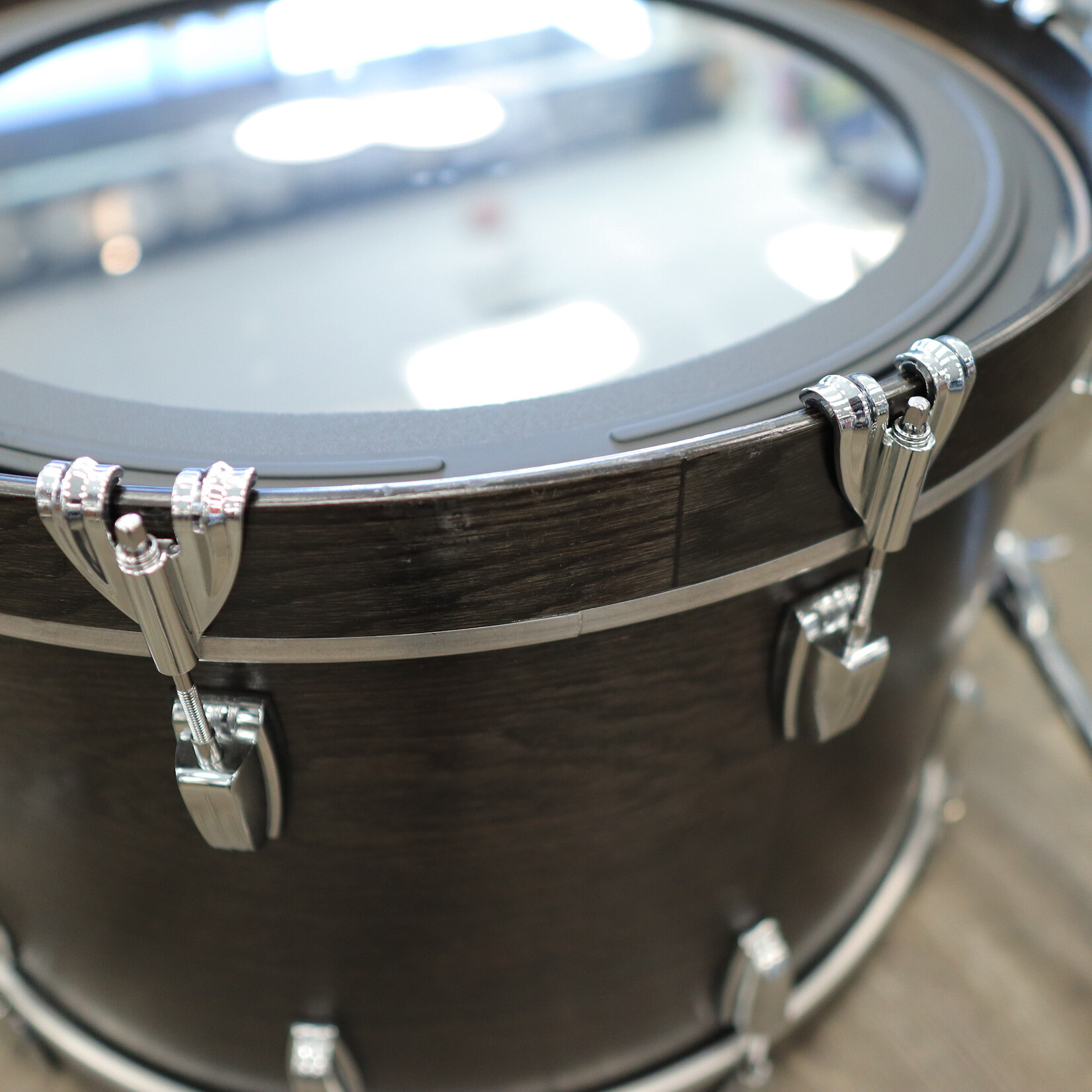 Ludwig Pre-Owned Ludwig Classic Oak 4-Piece Shell Pack 12/13/16/24 (Smoke)