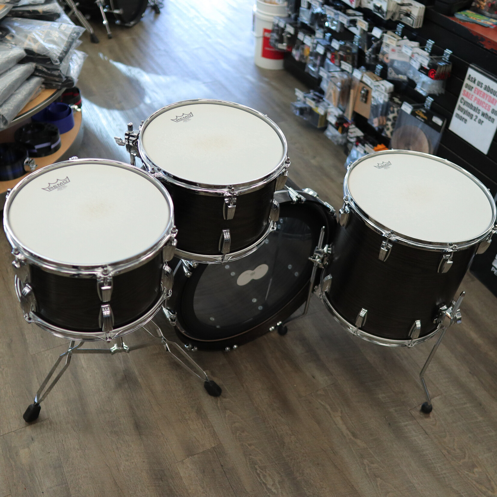 Ludwig Pre-Owned Ludwig Classic Oak 4-Piece Shell Pack 12/13/16/24 (Smoke)