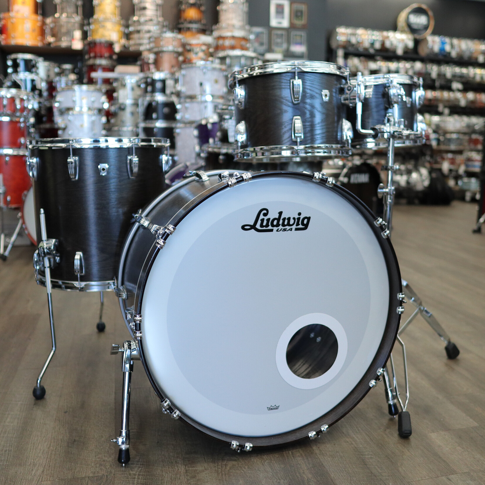 Ludwig Pre-Owned Ludwig Classic Oak 4-Piece Shell Pack 12/13/16/24 (Smoke)