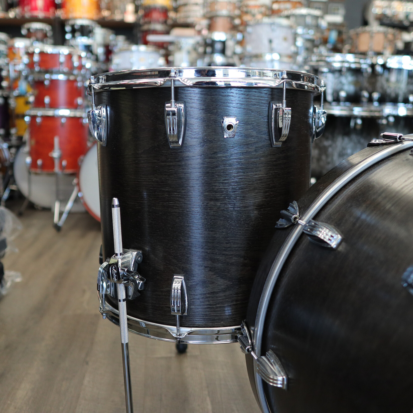 Ludwig Pre-Owned Ludwig Classic Oak 4-Piece Shell Pack 12/13/16/24 (Smoke)