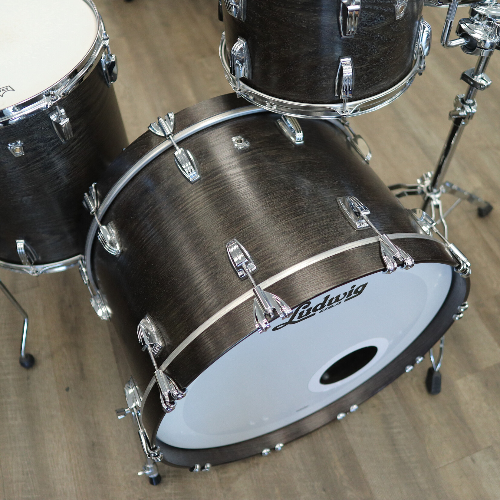 Ludwig Pre-Owned Ludwig Classic Oak 4-Piece Shell Pack 12/13/16/24 (Smoke)