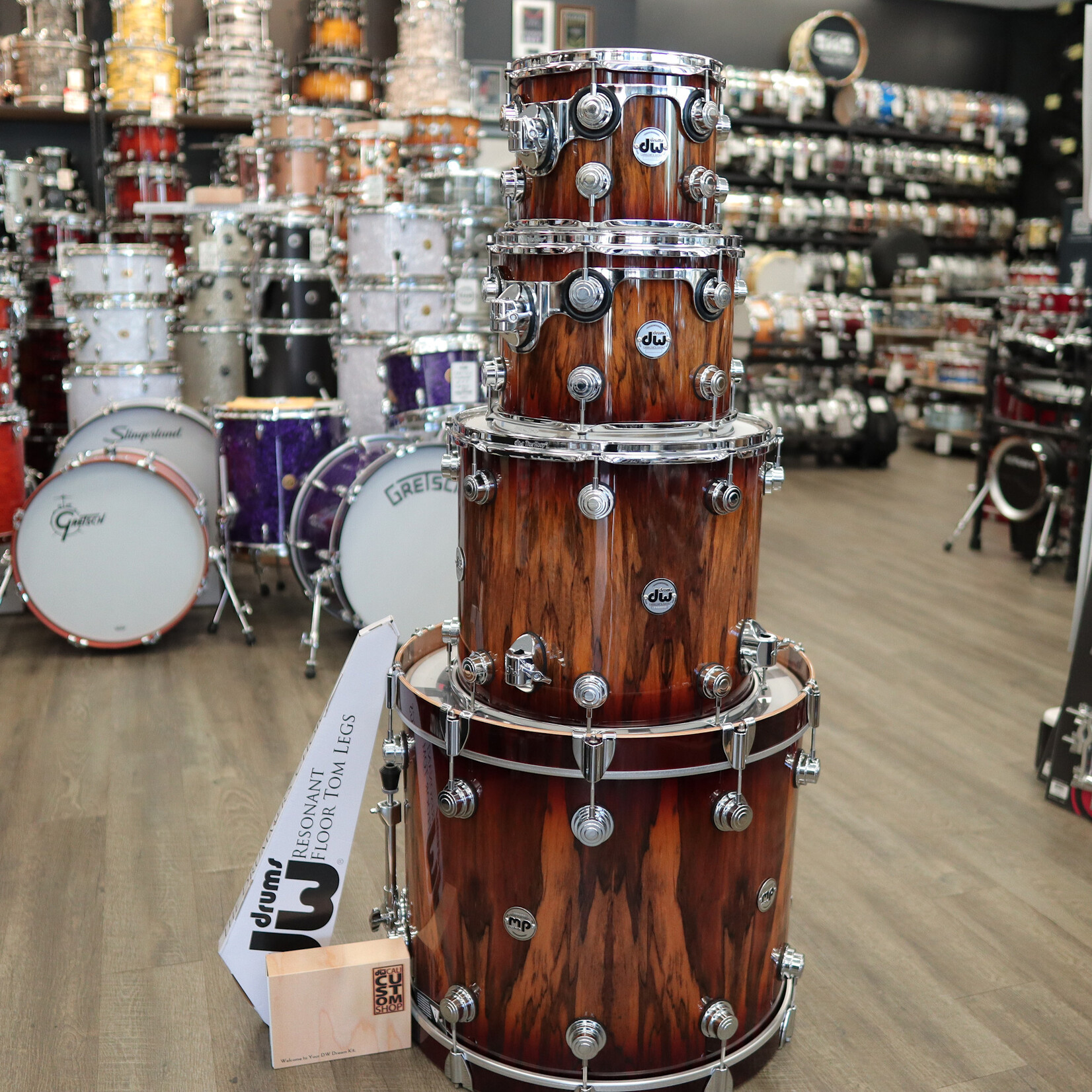 DW DW Collector's Series Exotic SSC Maple 4-PC Shell Pack 22/10/12/16 (Toasted Almond Burst Over Tigerwood, Chrome HW)