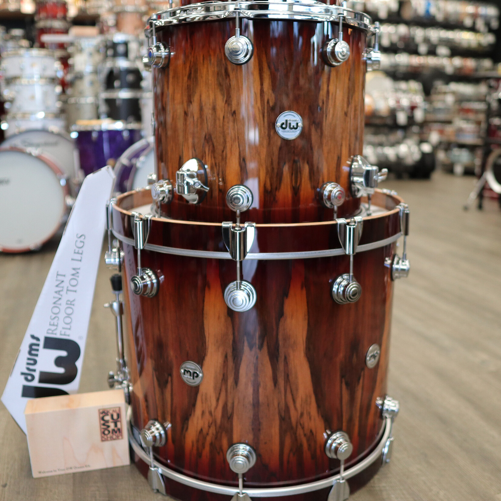 DW DW Collector's Series Exotic SSC Maple 4-PC Shell Pack 22/10/12/16 (Toasted Almond Burst Over Tigerwood, Chrome HW)